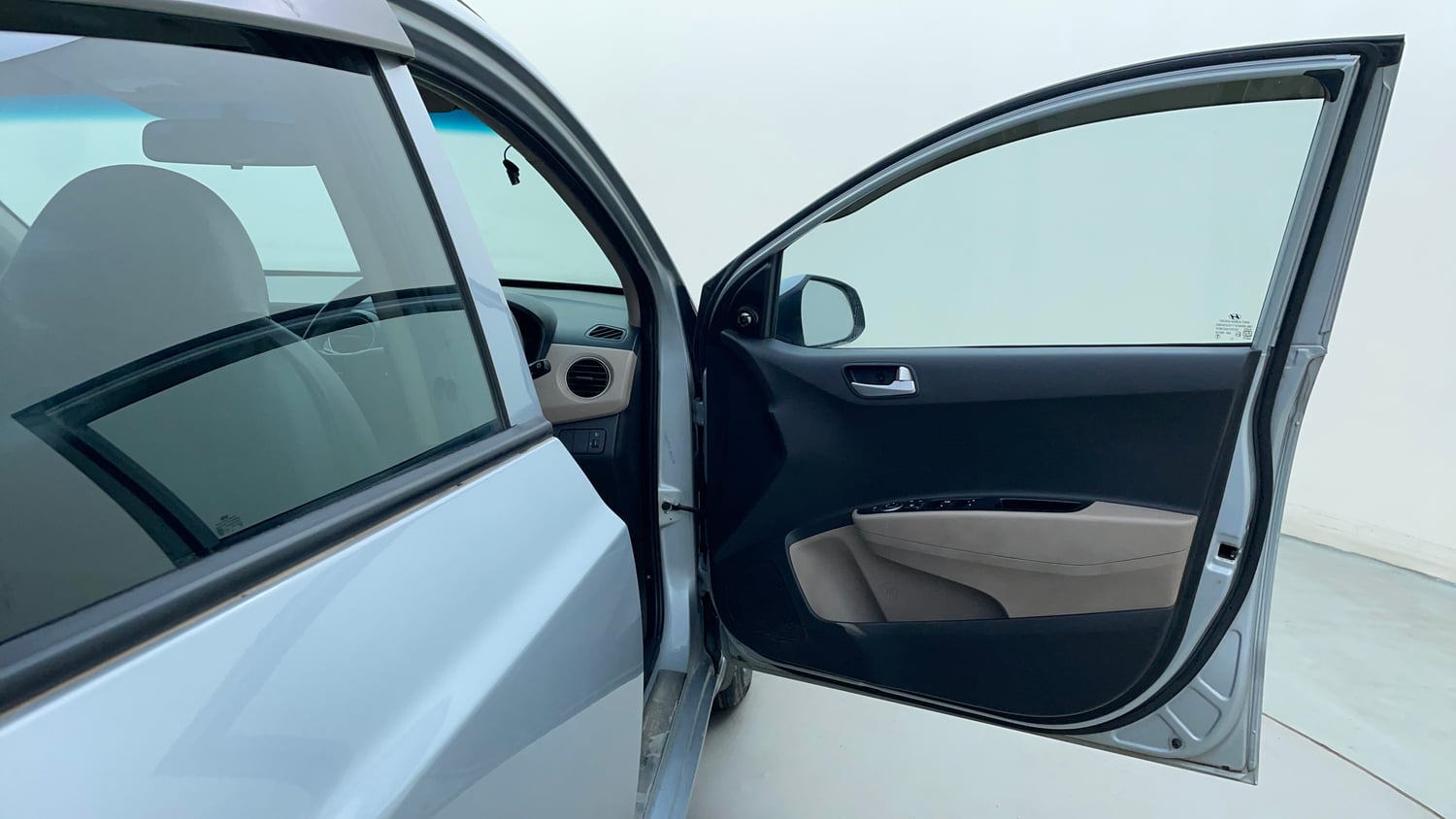 Used 2019 Hyundai Grand i10 Sportz 1.2 Kappa VTVT Petrol Manual interior RIGHT FRONT DOOR OPEN VIEW