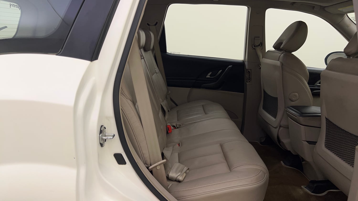 Used 2016 Mahindra XUV500 W10 AT Diesel Automatic interior RIGHT SIDE REAR DOOR CABIN VIEW