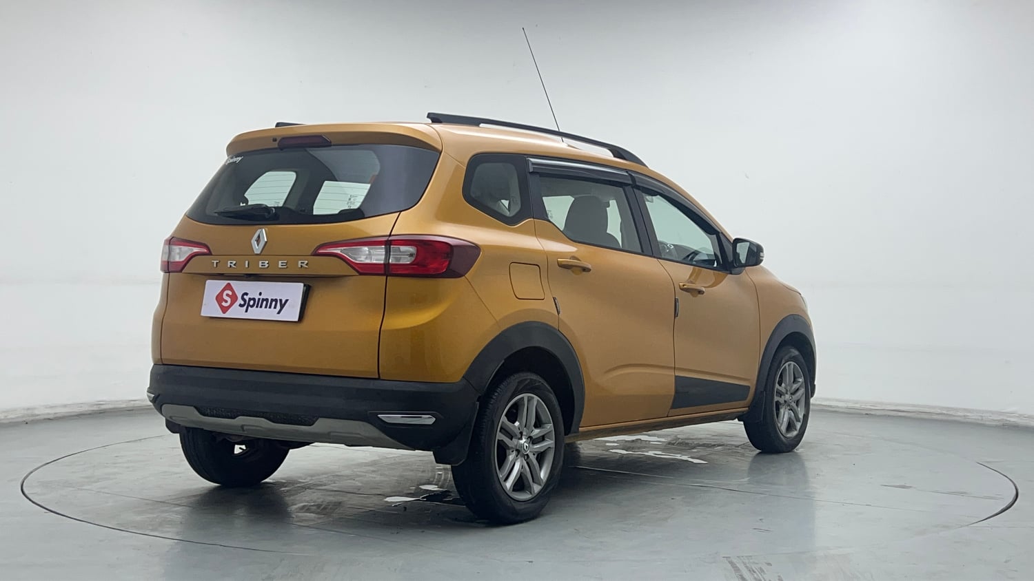 Used 2022 Renault Triber RXZ Petrol Manual exterior RIGHT REAR CORNER VIEW