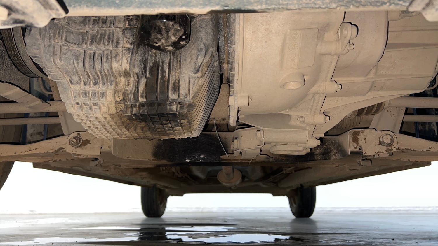 Used 2022 Renault Kwid RXT 1.0 AMT Petrol Automatic extra FRONT LEFT UNDERBODY VIEW