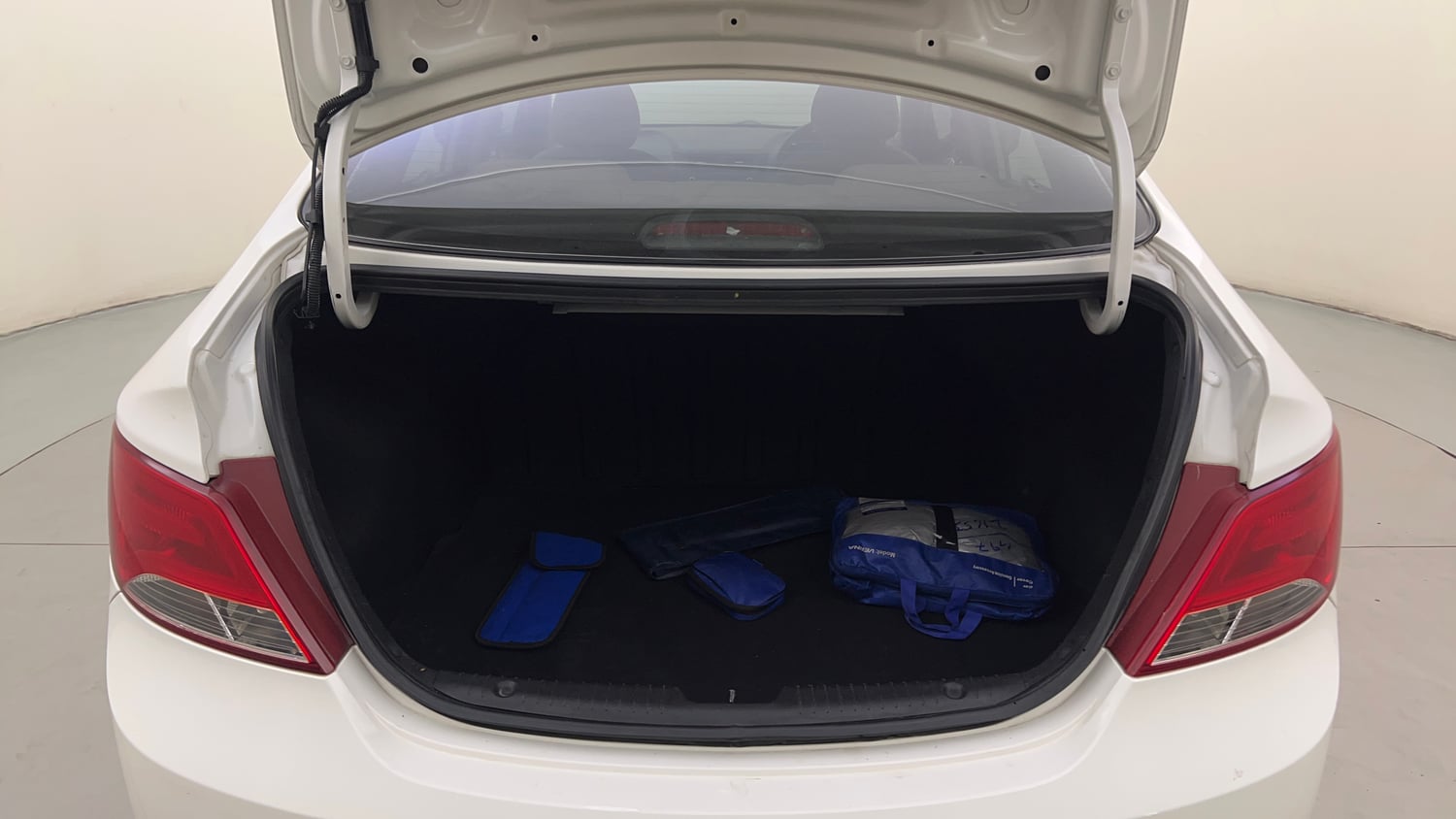Used 2016 Hyundai Verna 1.6 VTVT SX Petrol Manual interior DICKY INSIDE VIEW
