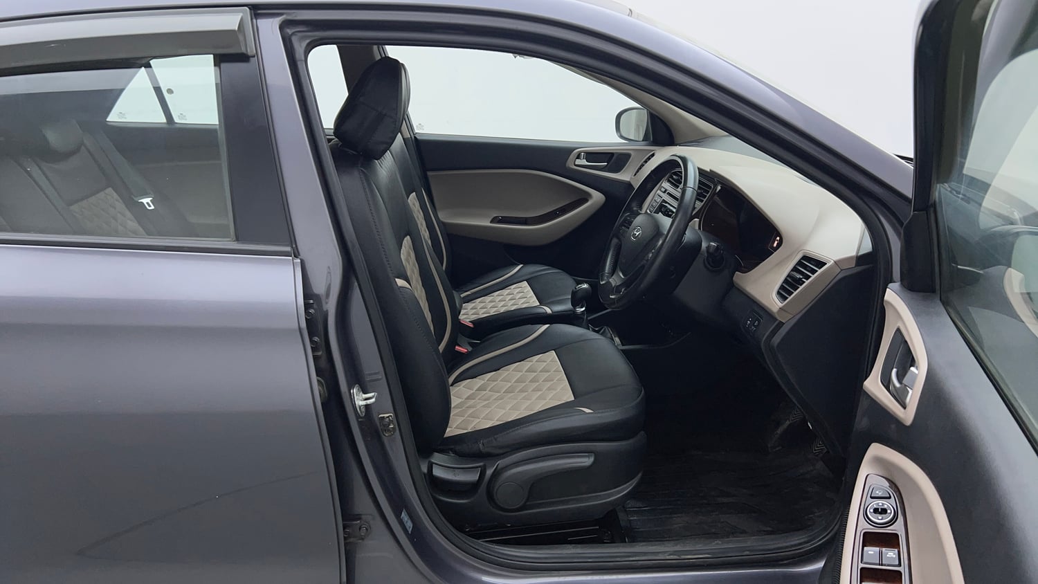 Used 2014 Hyundai Elite i20 Asta 1.2 Petrol Manual interior RIGHT SIDE FRONT DOOR CABIN VIEW