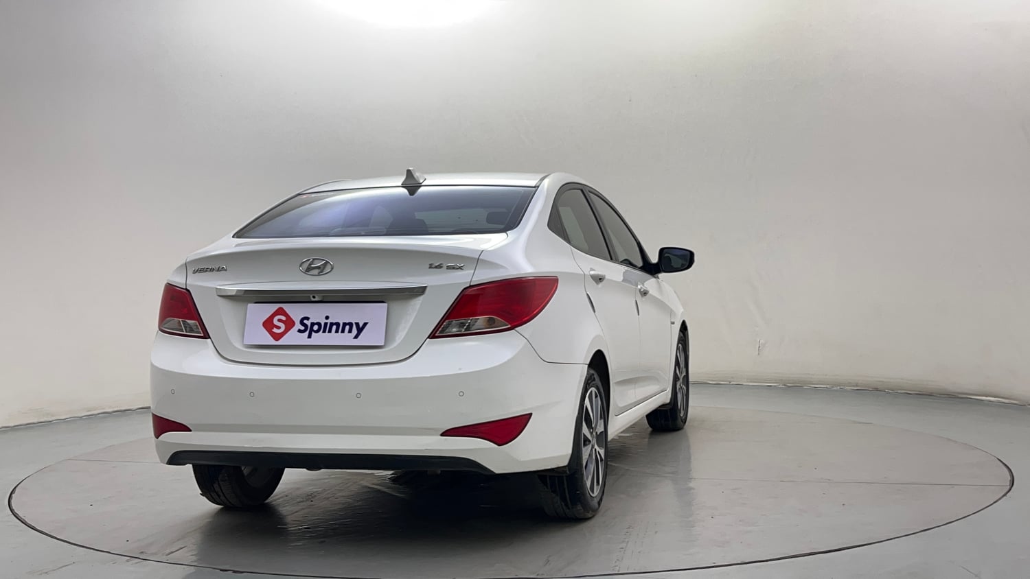 Used 2016 Hyundai Verna 1.6 VTVT SX Petrol Manual exterior RIGHT REAR CORNER VIEW