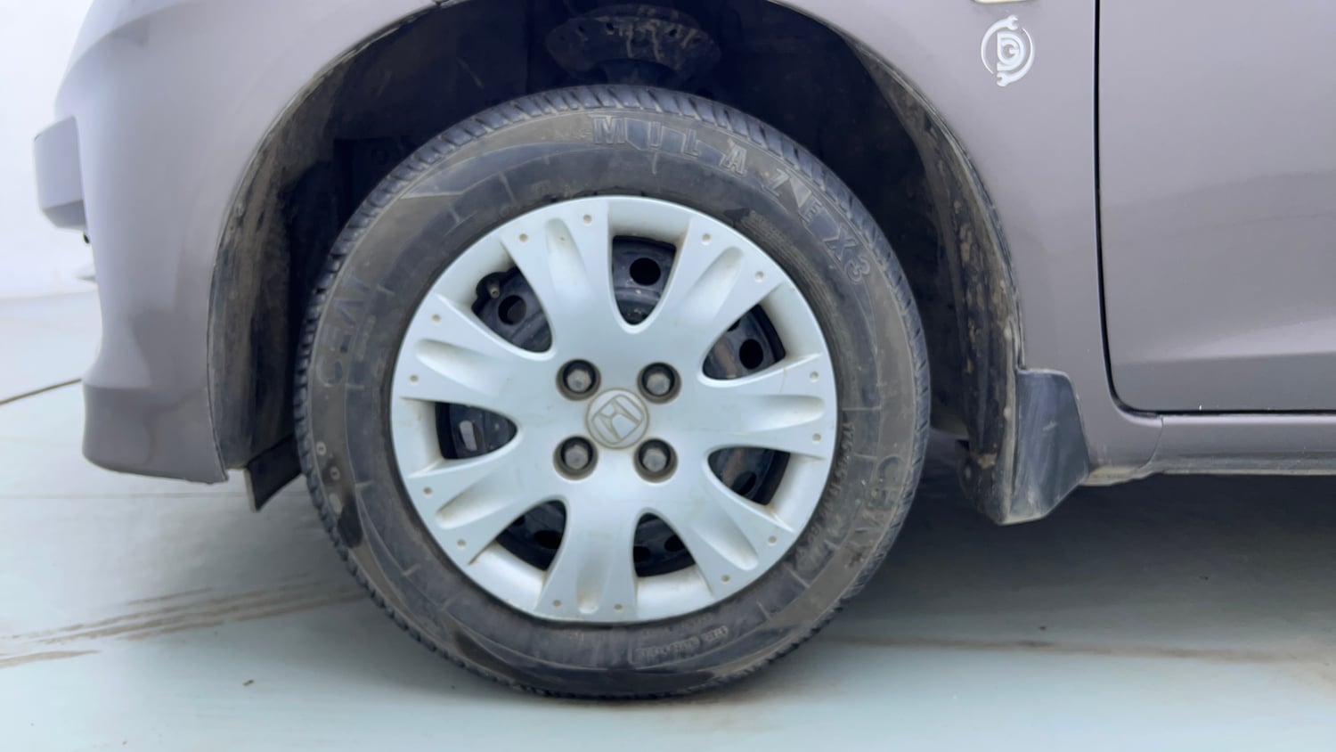 Used 2015 Honda Amaze 1.2 S i-VTEC Petrol Manual tyres LEFT FRONT TYRE RIM VIEW