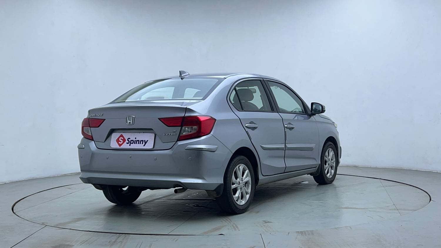Used 2018 Honda Amaze 1.2 V CVT Petrol Petrol Automatic exterior RIGHT REAR CORNER VIEW