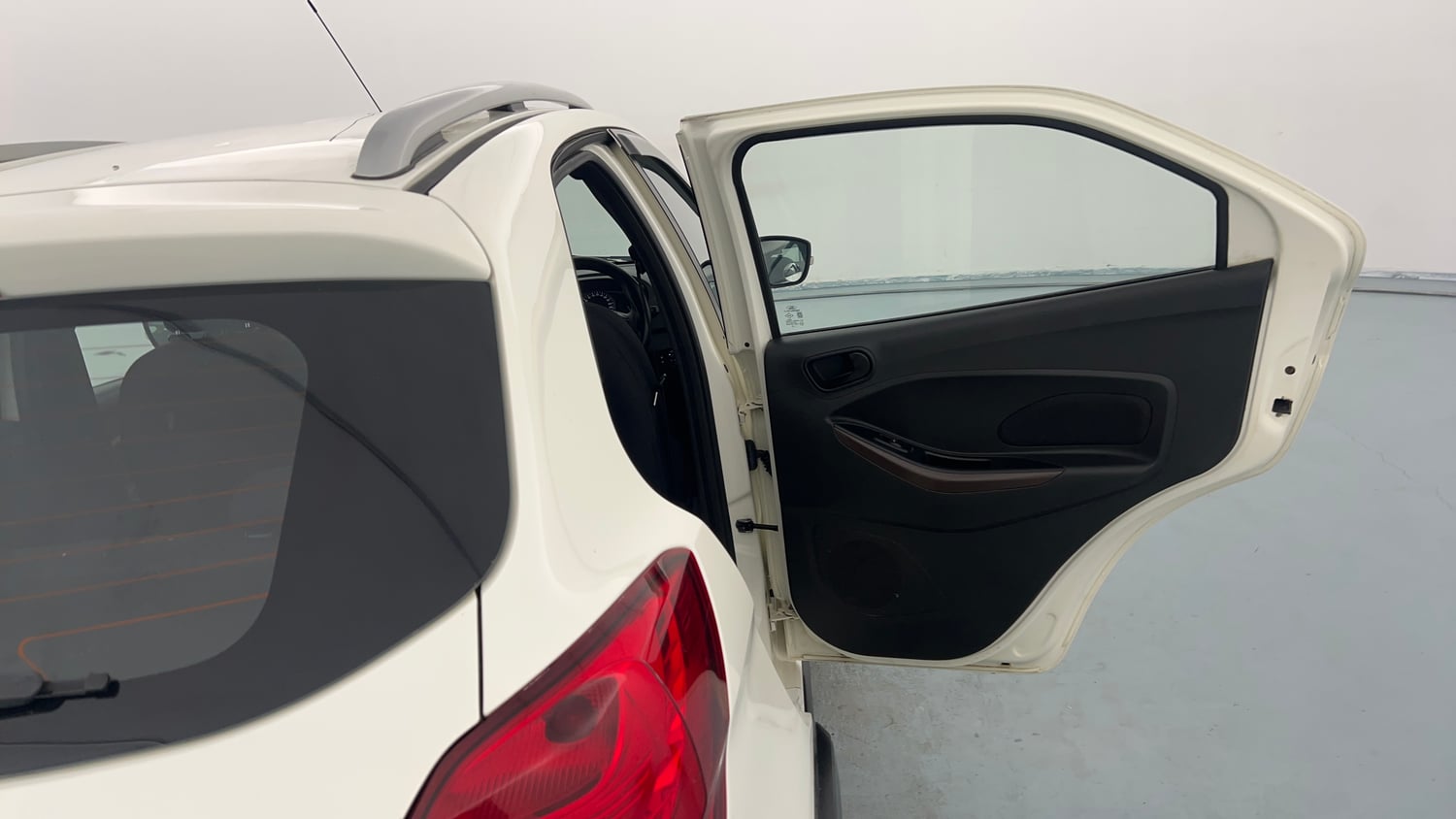 Used 2020 Ford Freestyle Titanium Plus 1.2 Ti-VCT Petrol Manual interior RIGHT REAR DOOR OPEN VIEW