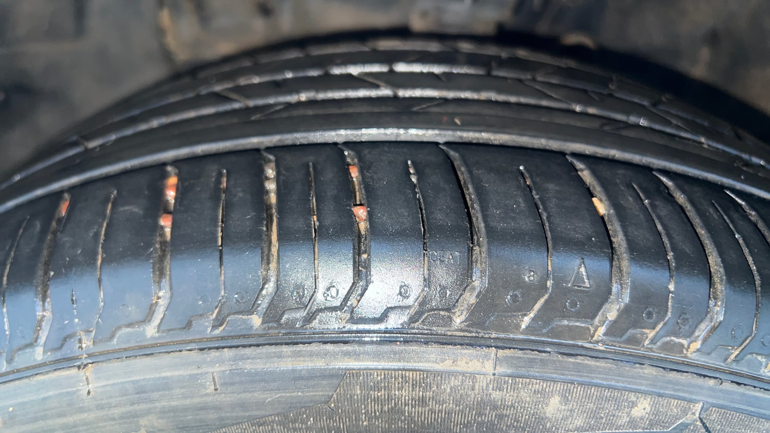 Used 2018 Hyundai Elite i20 Asta 1.2 (O) Petrol Manual tyres LEFT FRONT TYRE TREAD VIEW