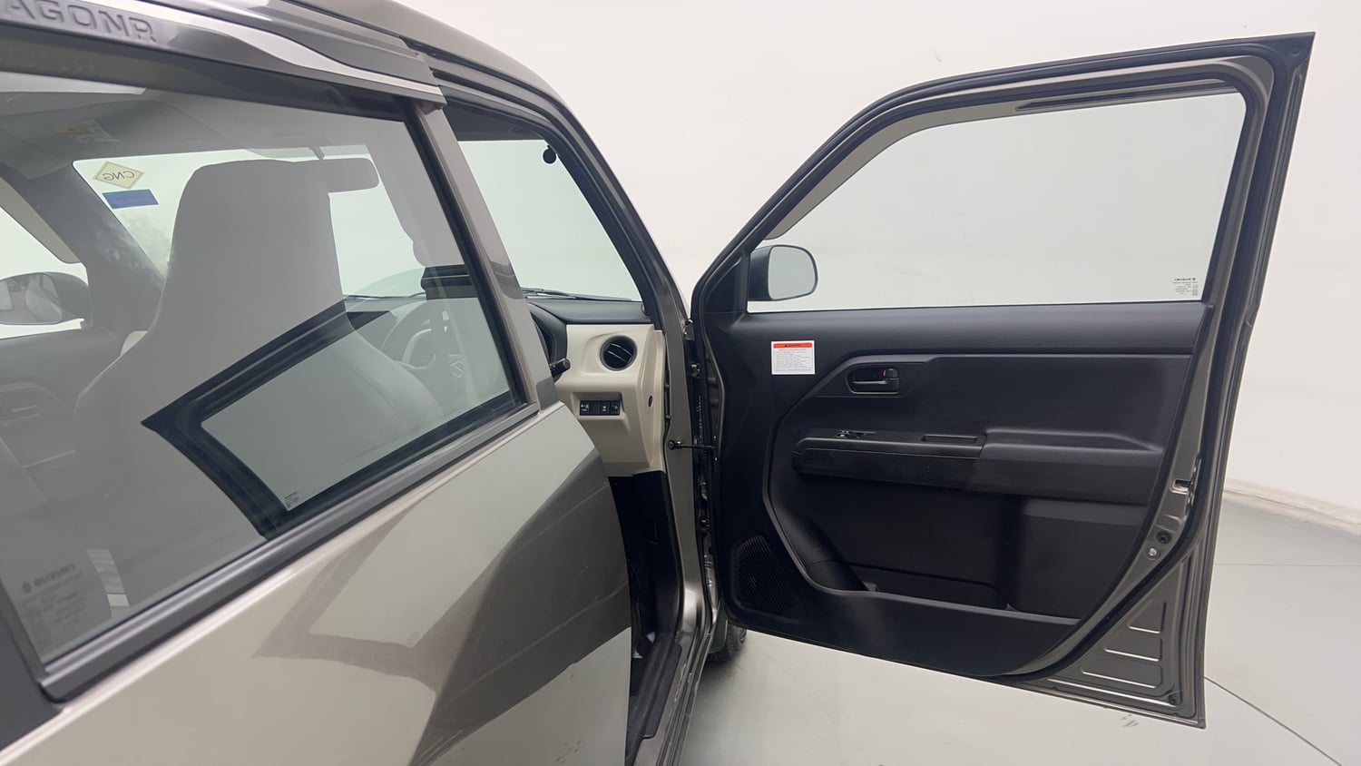 Used 2023 Maruti Suzuki Wagon R LXI 1.0 CNG Cng Manual interior RIGHT FRONT DOOR OPEN VIEW