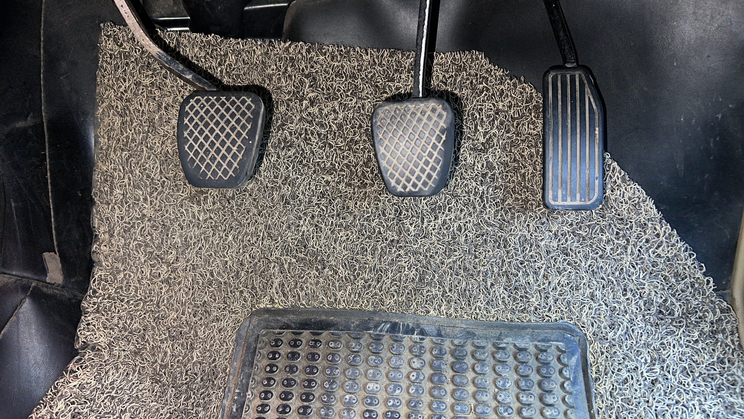 Used 2015 Honda Amaze 1.2 S i-VTEC Petrol Manual interior PEDALS VIEW