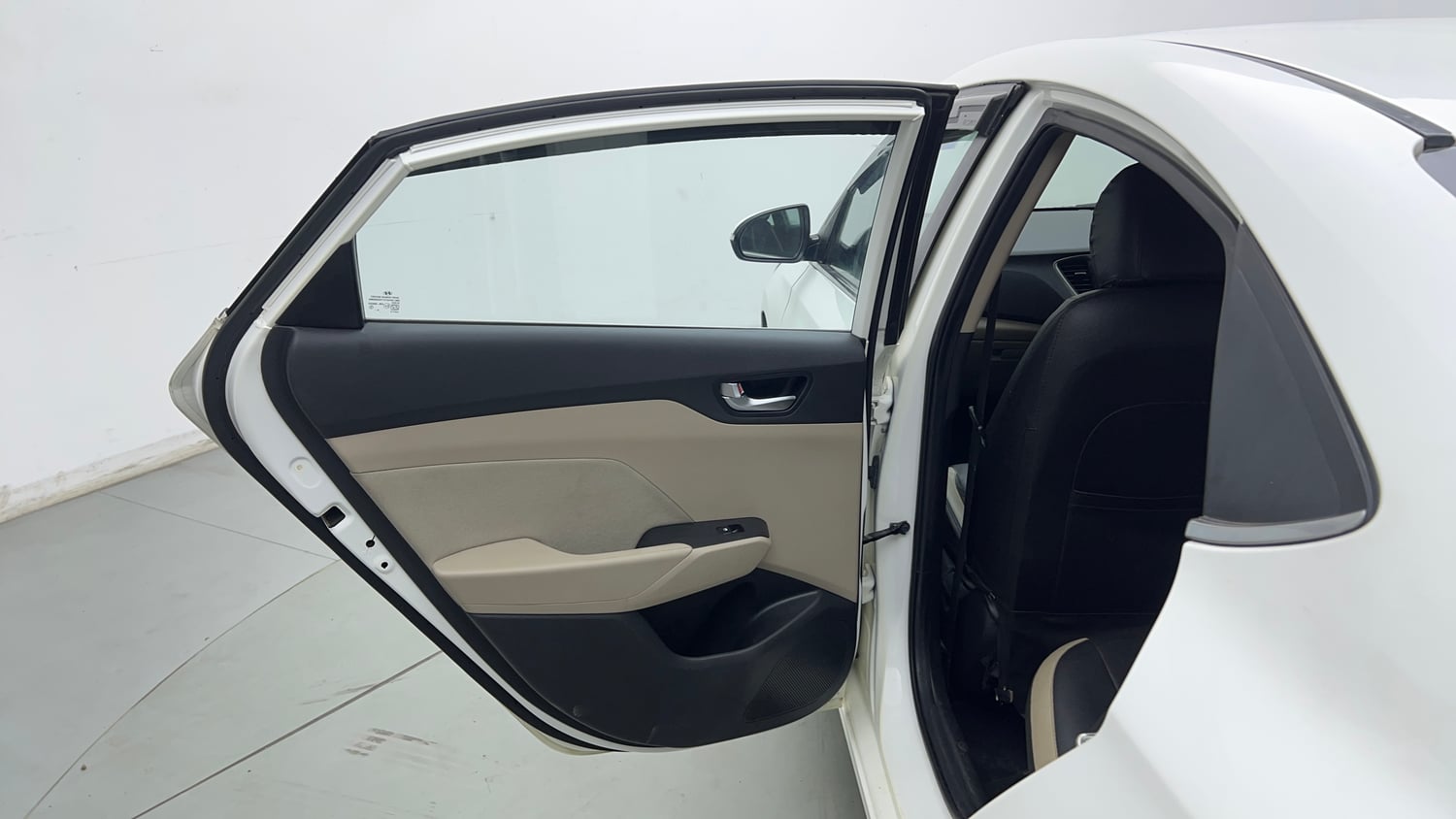 Used 2019 Hyundai Verna 1.4 VTVT EX Petrol+cng(outside fitted) Cng Manual interior LEFT REAR DOOR OPEN VIEW