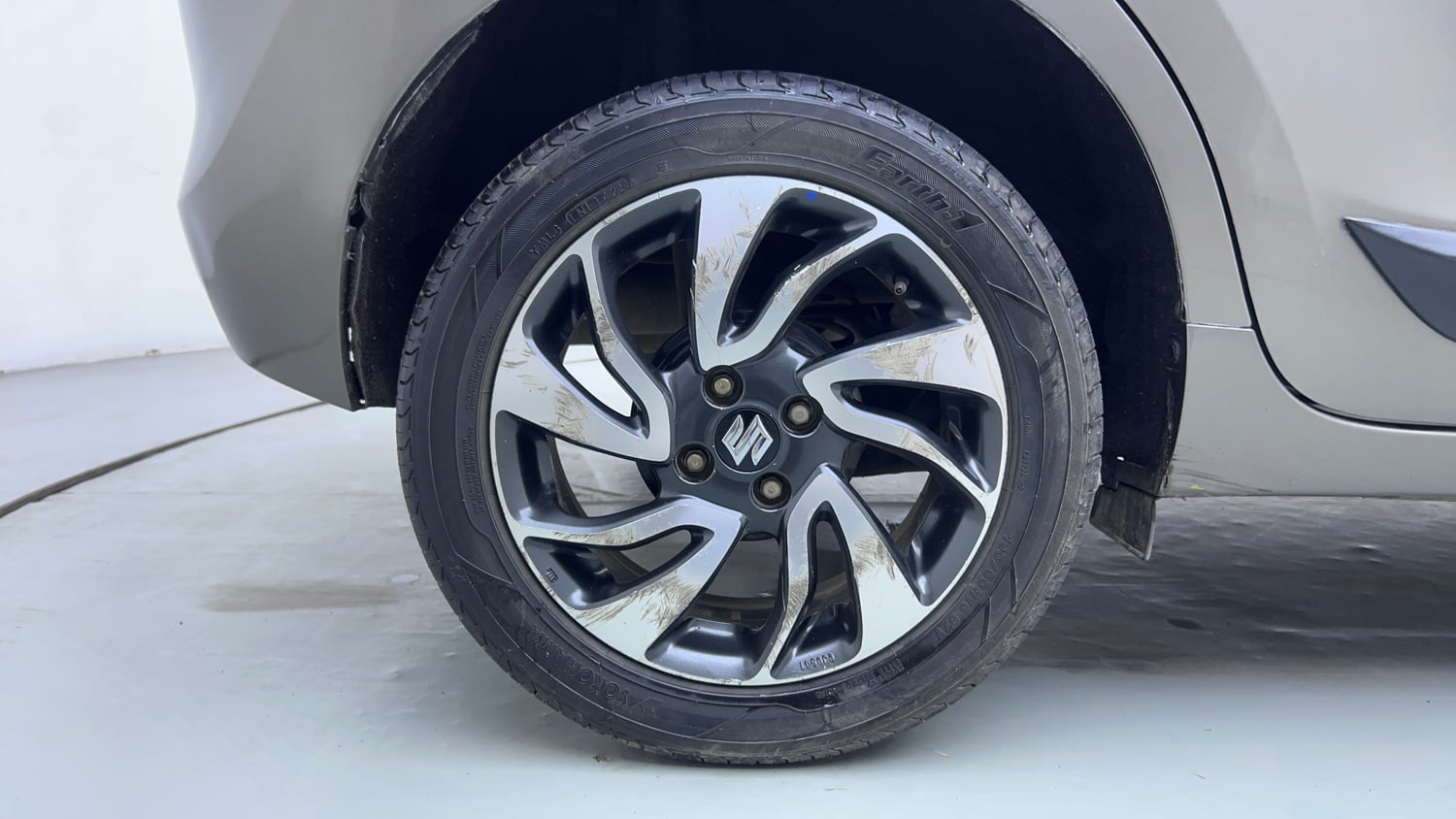 Used 2021 Maruti Suzuki Baleno Zeta Petrol Manual tyres RIGHT REAR TYRE RIM VIEW