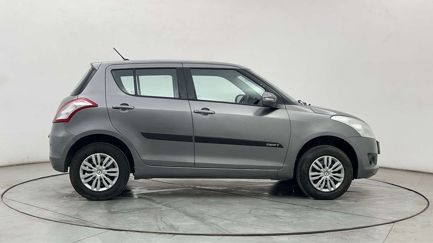 Used 2013 Maruti Suzuki Swift VXi Petrol Manual exterior RIGHT SIDE VIEW
