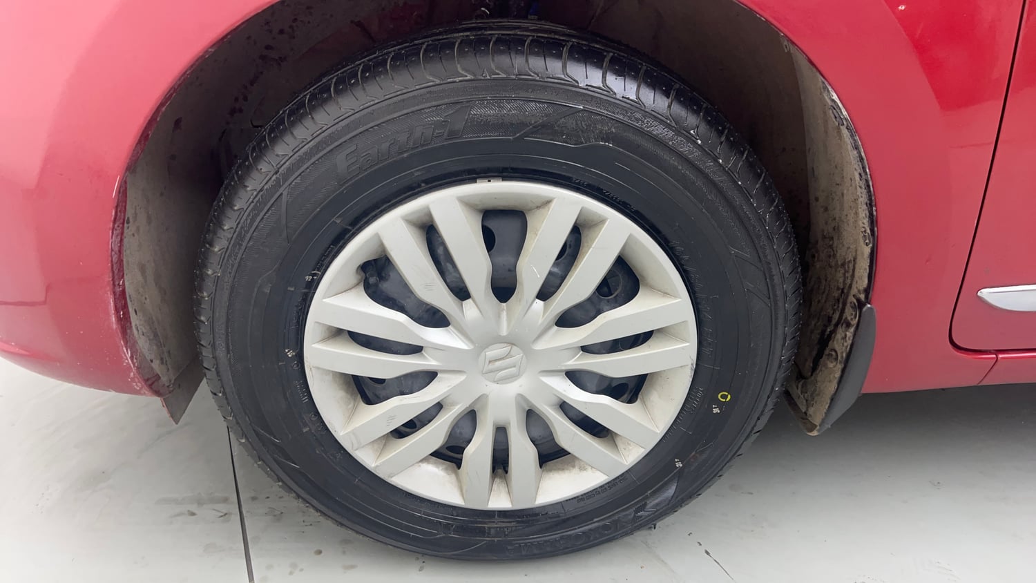 Used 2022 Maruti Suzuki Dzire VXi CNG Cng Manual tyres LEFT FRONT TYRE RIM VIEW