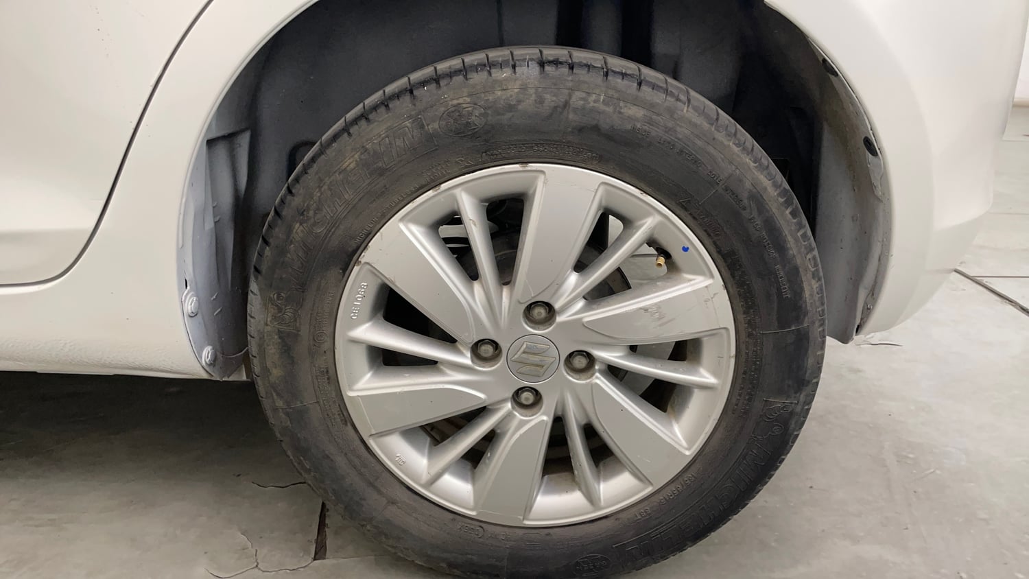 Used 2017 Maruti Suzuki Swift ZDi Diesel Manual tyres LEFT REAR TYRE RIM VIEW