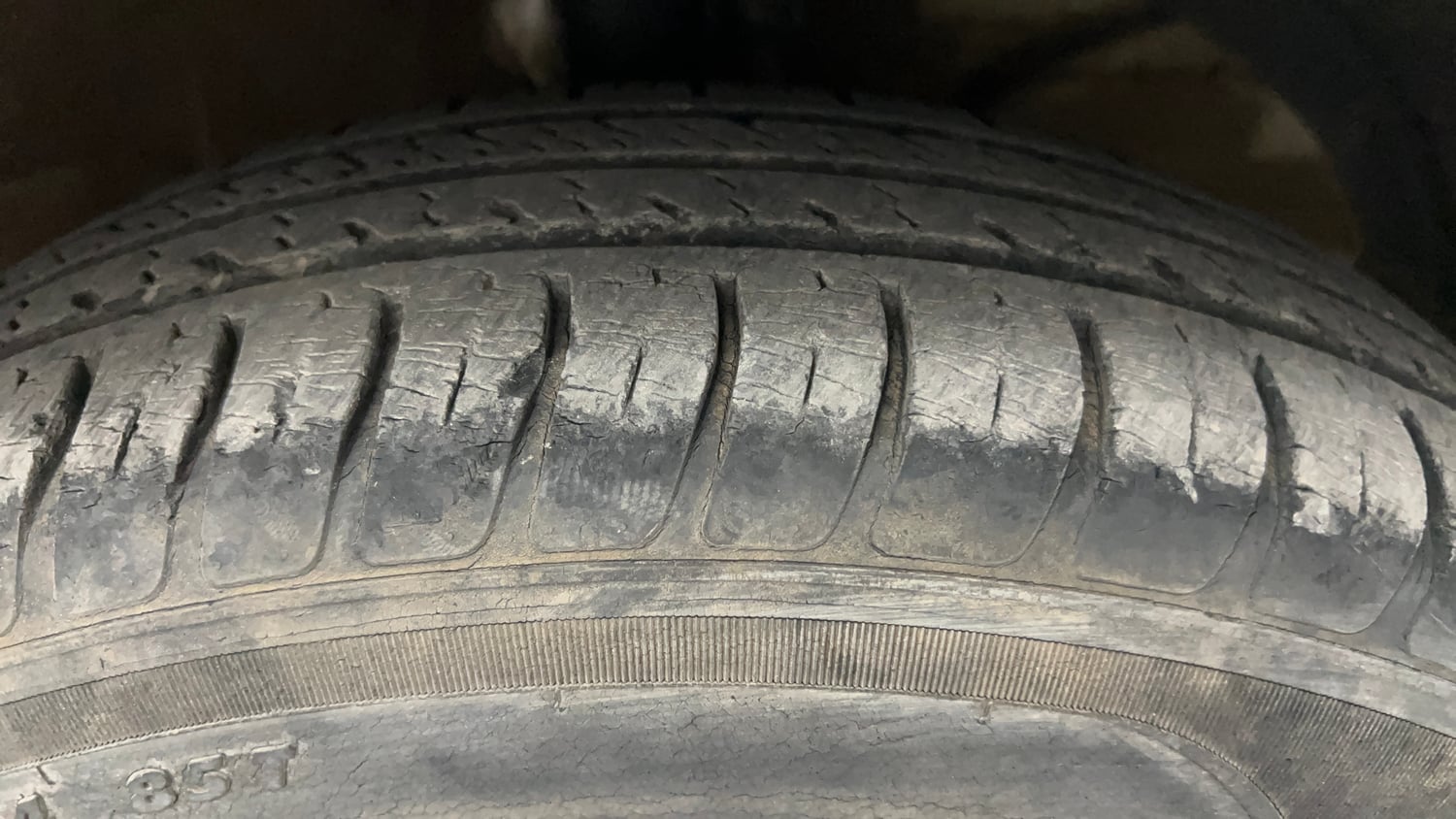 Used 2019 Maruti Suzuki Dzire VXi Petrol Manual tyres RIGHT FRONT TYRE TREAD VIEW