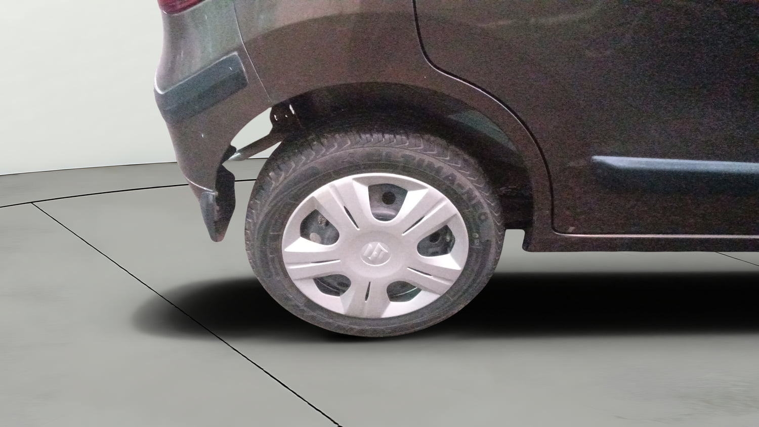 Used 2012 Maruti Suzuki Wagon R 1.0 VXi Petrol Manual tyres RIGHT REAR TYRE RIM VIEW