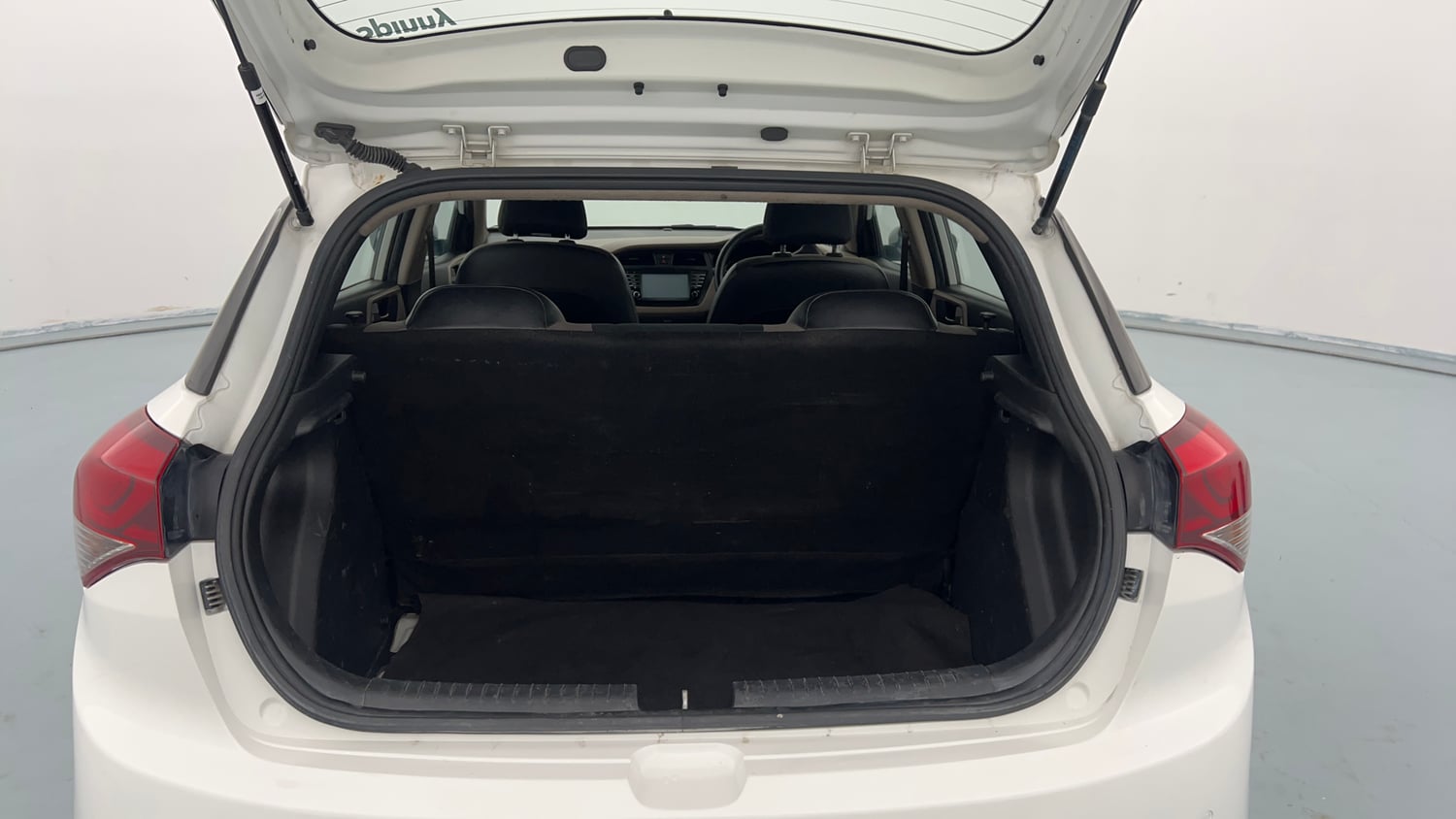Used 2017 Hyundai Elite i20 Asta 1.2 Petrol Manual interior DICKY INSIDE VIEW