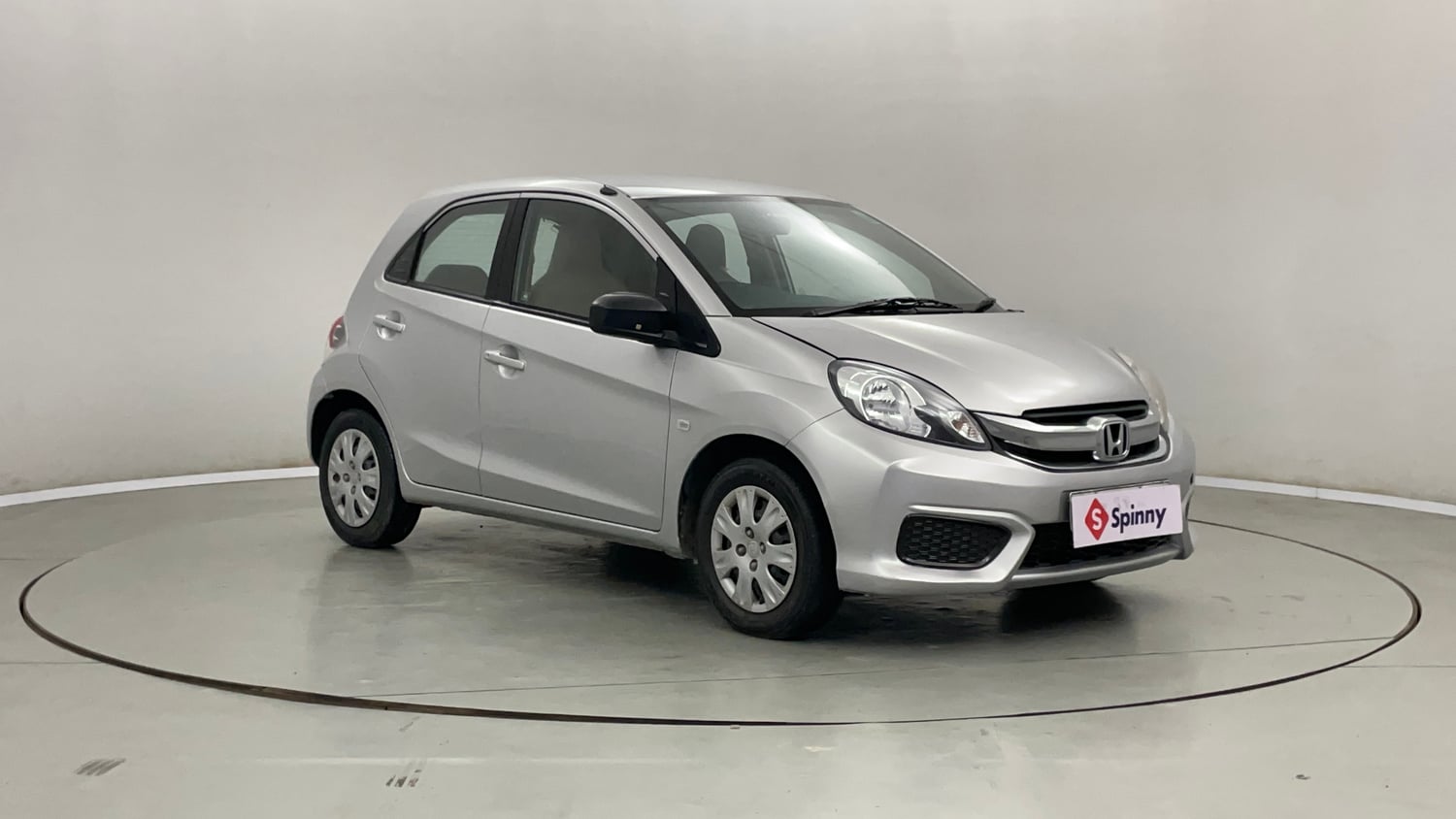 Used 2018 Honda Brio S MT Petrol Manual exterior RIGHT FRONT CORNER VIEW