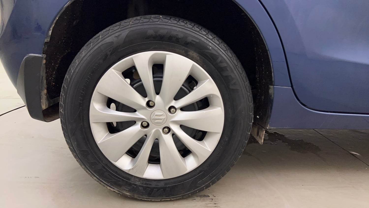 Used 2019 Maruti Suzuki Baleno Delta 1.2 AT Petrol Automatic tyres RIGHT REAR TYRE RIM VIEW