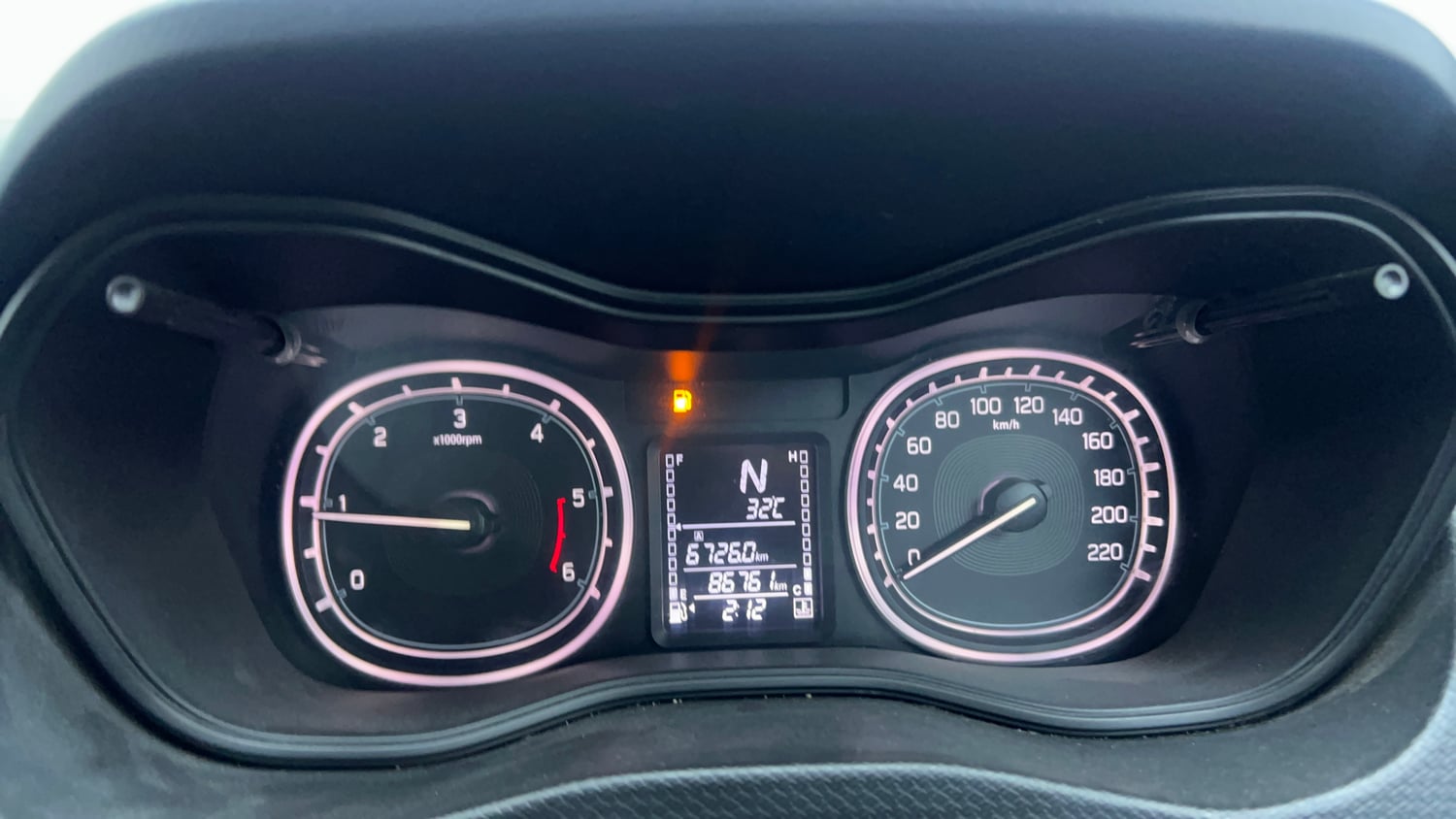 Used 2018 maruti-suzuki Vitara Brezza ZDi AGS Diesel Automatic interior CLUSTERMETER VIEW
