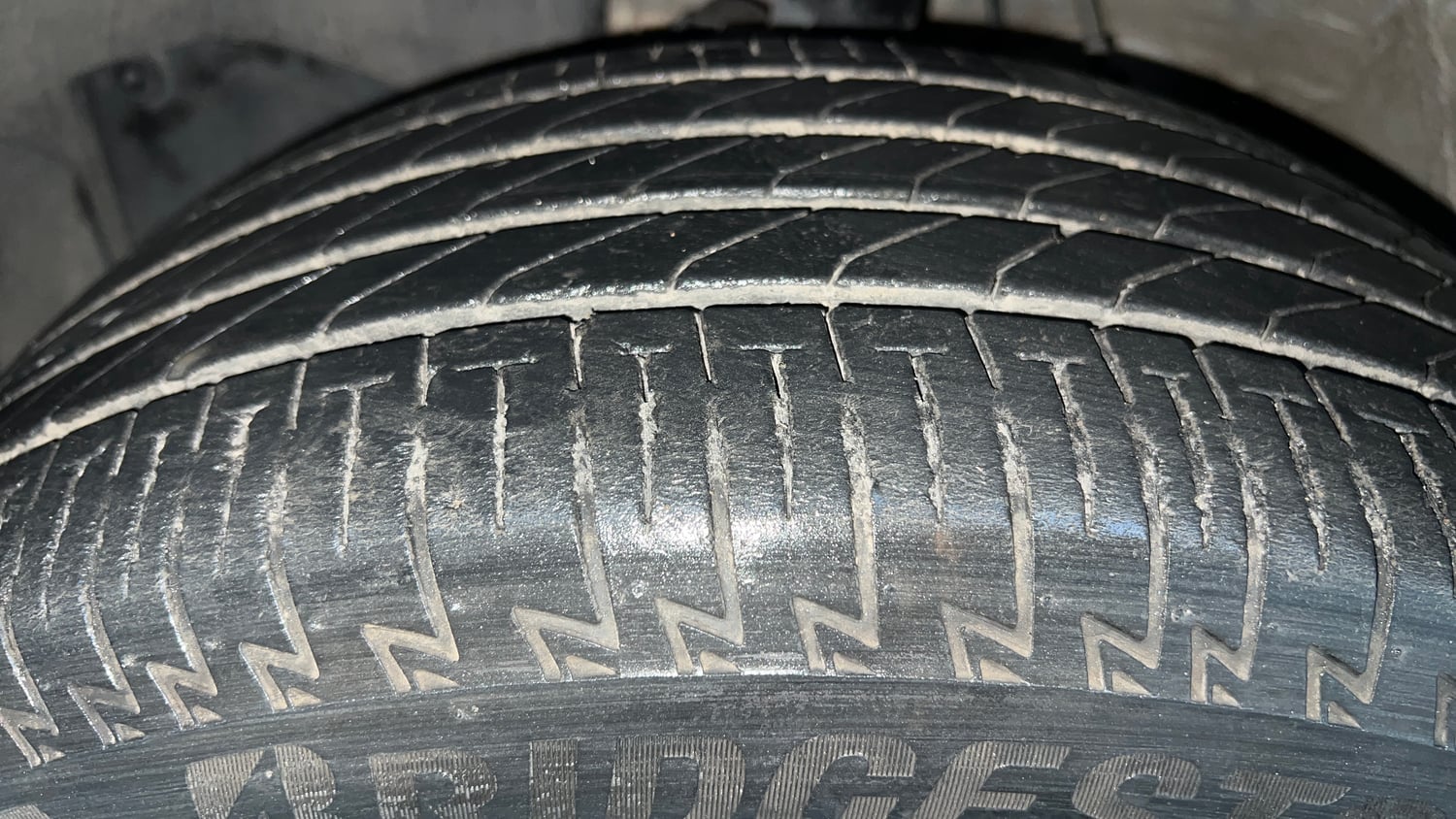 Used 2023 Honda Elevate ZX CVT Petrol Automatic tyres LEFT FRONT TYRE TREAD VIEW