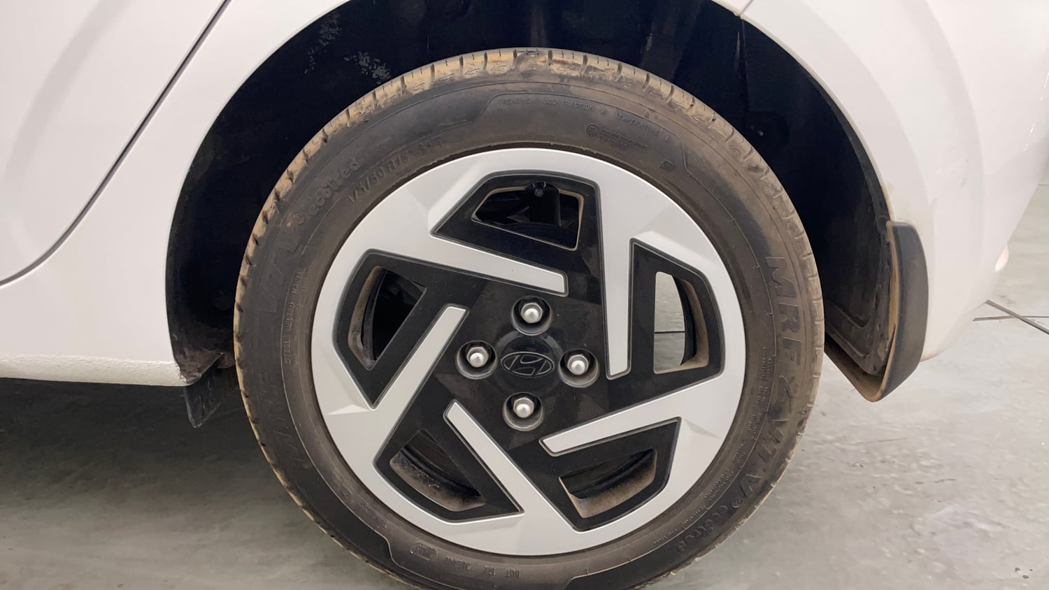 Used 2025 Hyundai Grand i10 Nios Sportz 1.2 Kappa AMT Petrol Automatic tyres LEFT REAR TYRE RIM VIEW