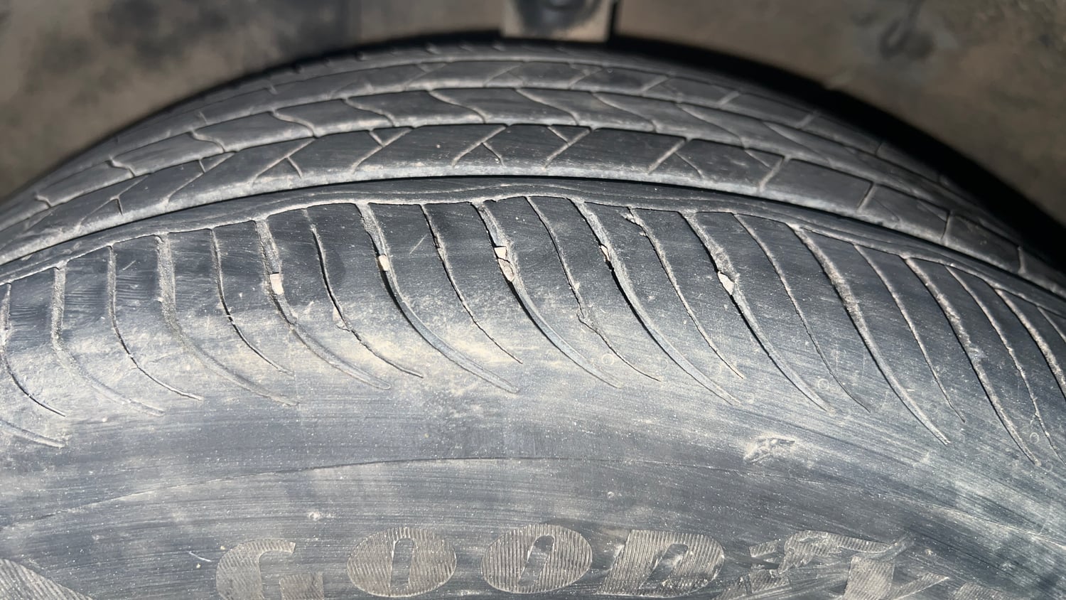 Used 2022 Kia Sonet HTX Plus 1.5 Diesel Manual tyres LEFT FRONT TYRE TREAD VIEW