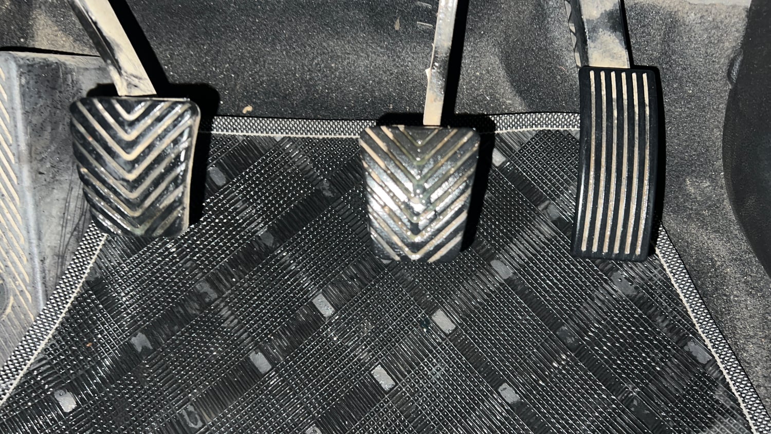 Used 2015 Hyundai Elite i20 Magna 1.2 Petrol Manual interior PEDALS VIEW