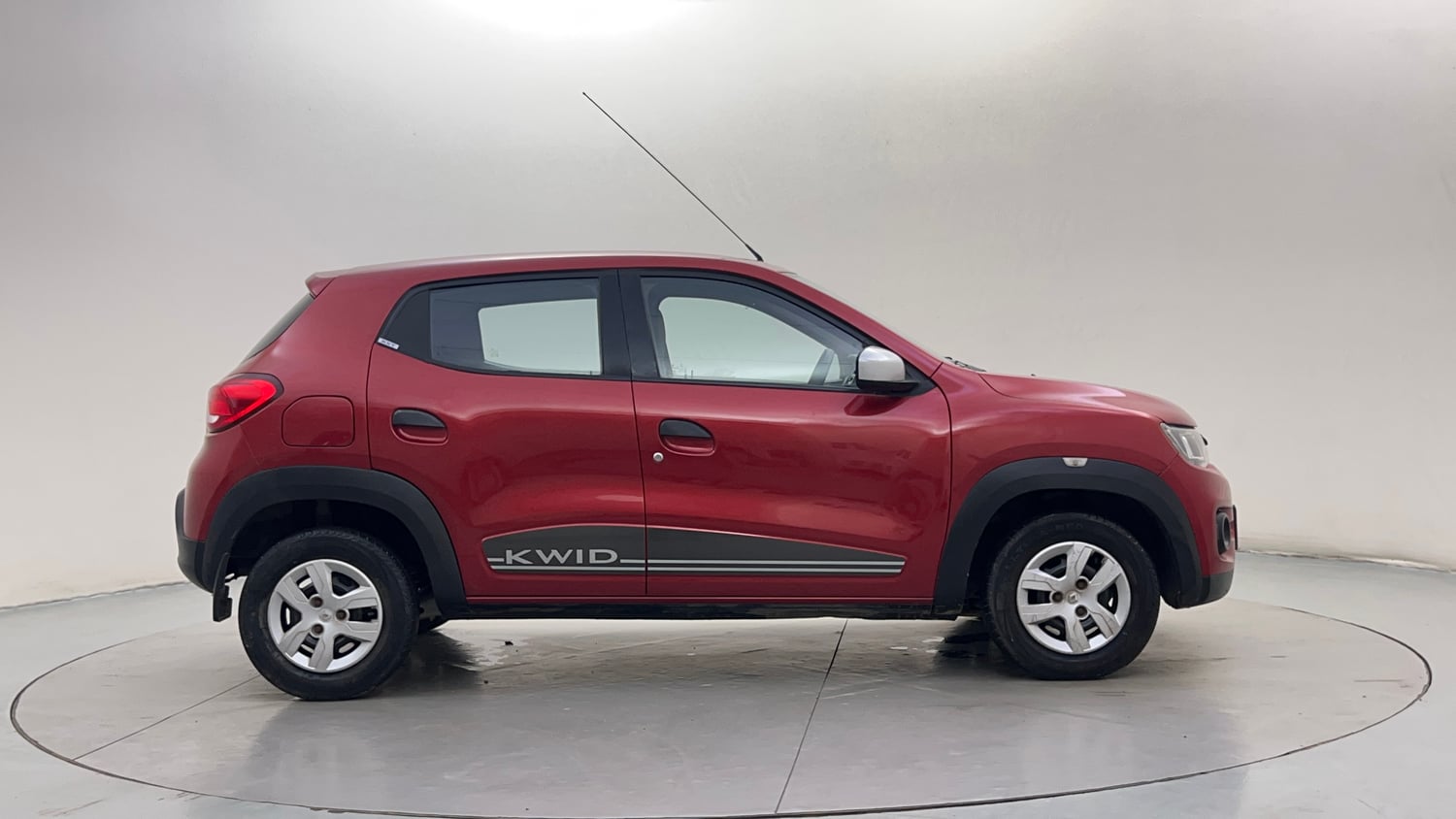 Used 2018 Renault Kwid 1.0 RXT Petrol Manual exterior RIGHT SIDE VIEW