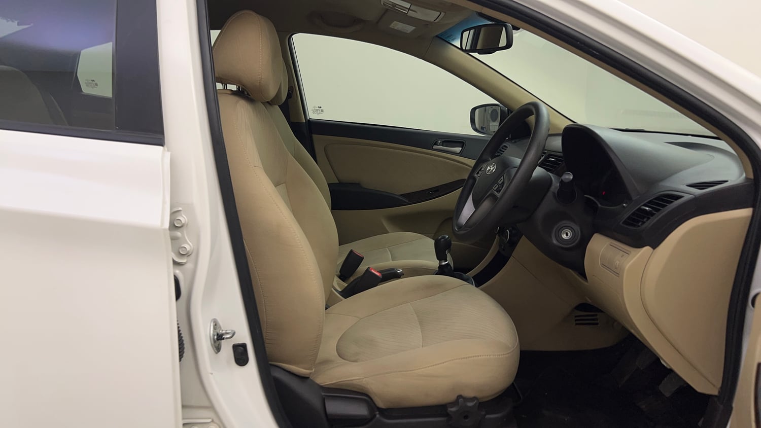 Used 2016 Hyundai Verna 1.6 VTVT SX Petrol Manual interior RIGHT SIDE FRONT DOOR CABIN VIEW