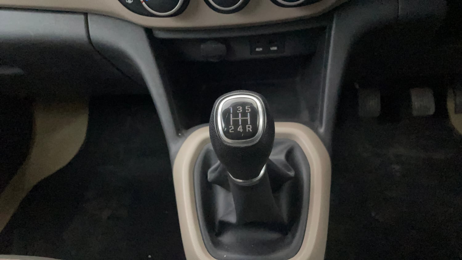 Used 2014 Hyundai Grand i10 Asta 1.2 Kappa VTVT Petrol Manual interior GEAR  KNOB VIEW