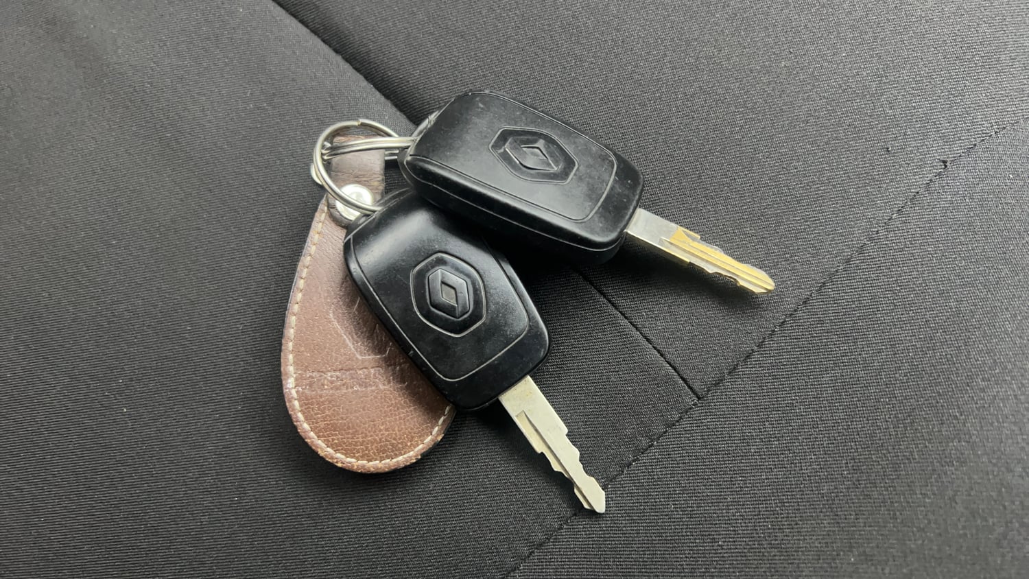 Used 2016 Renault Kwid RXT Petrol Manual extra CAR KEY VIEW