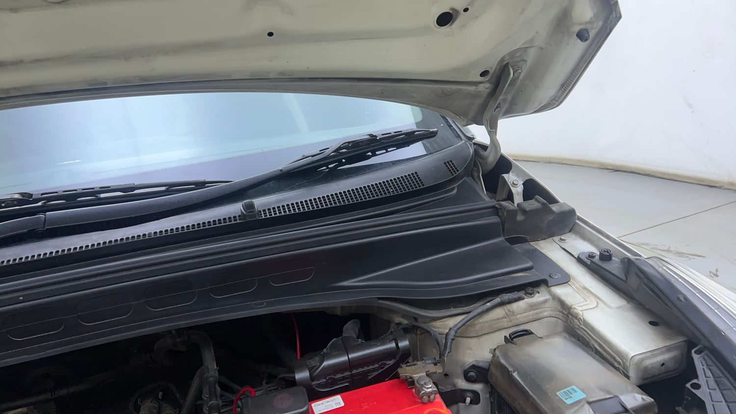 Used 2017 Hyundai Creta 1.6 SX Plus Petrol Petrol Manual engine ENGINE LEFT SIDE HINGE & APRON VIEW