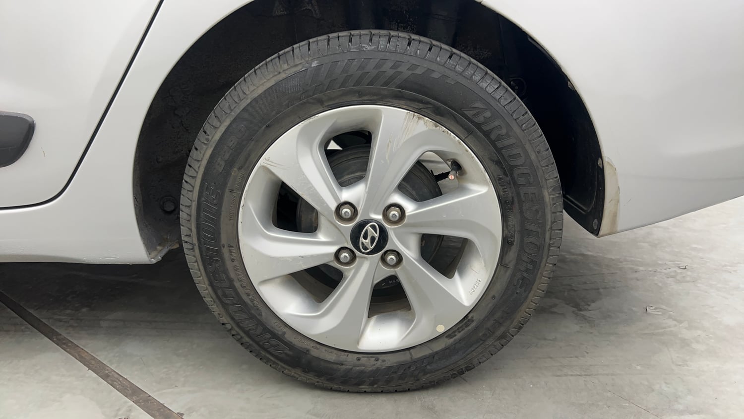 Used 2018 Hyundai Xcent SX Petrol Manual tyres LEFT REAR TYRE RIM VIEW