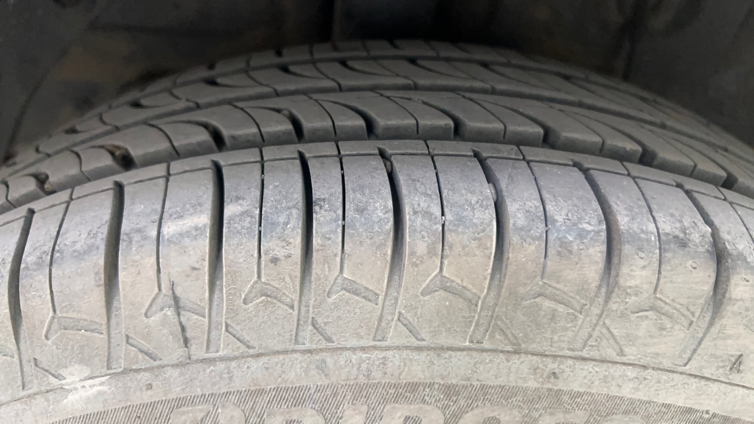 Used 2014 Hyundai Elite i20 Sportz 1.2 Petrol Manual tyres RIGHT REAR TYRE TREAD VIEW