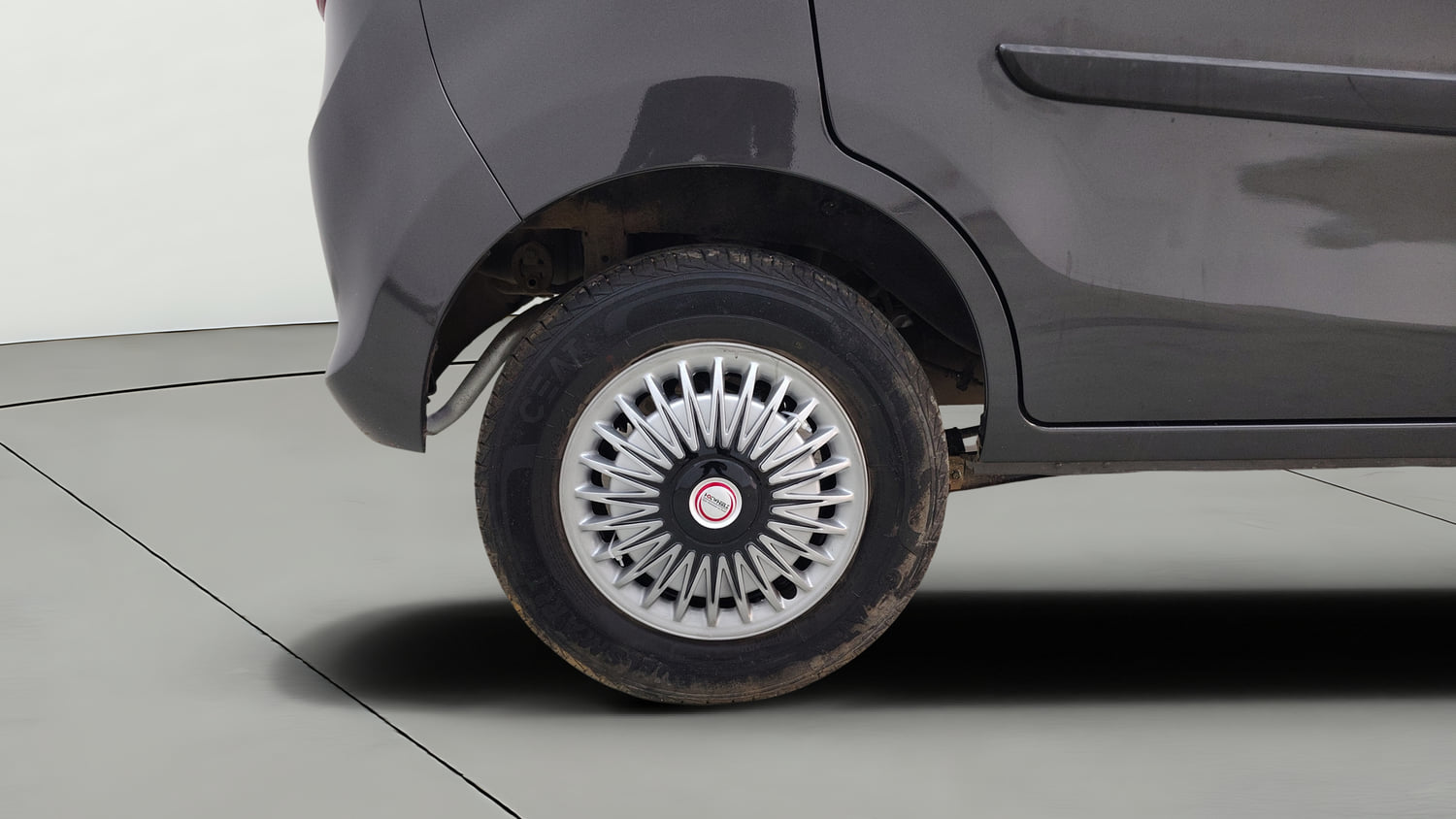 Used 2020 Maruti Suzuki Alto 800 LXi Petrol Manual tyres RIGHT REAR TYRE RIM VIEW