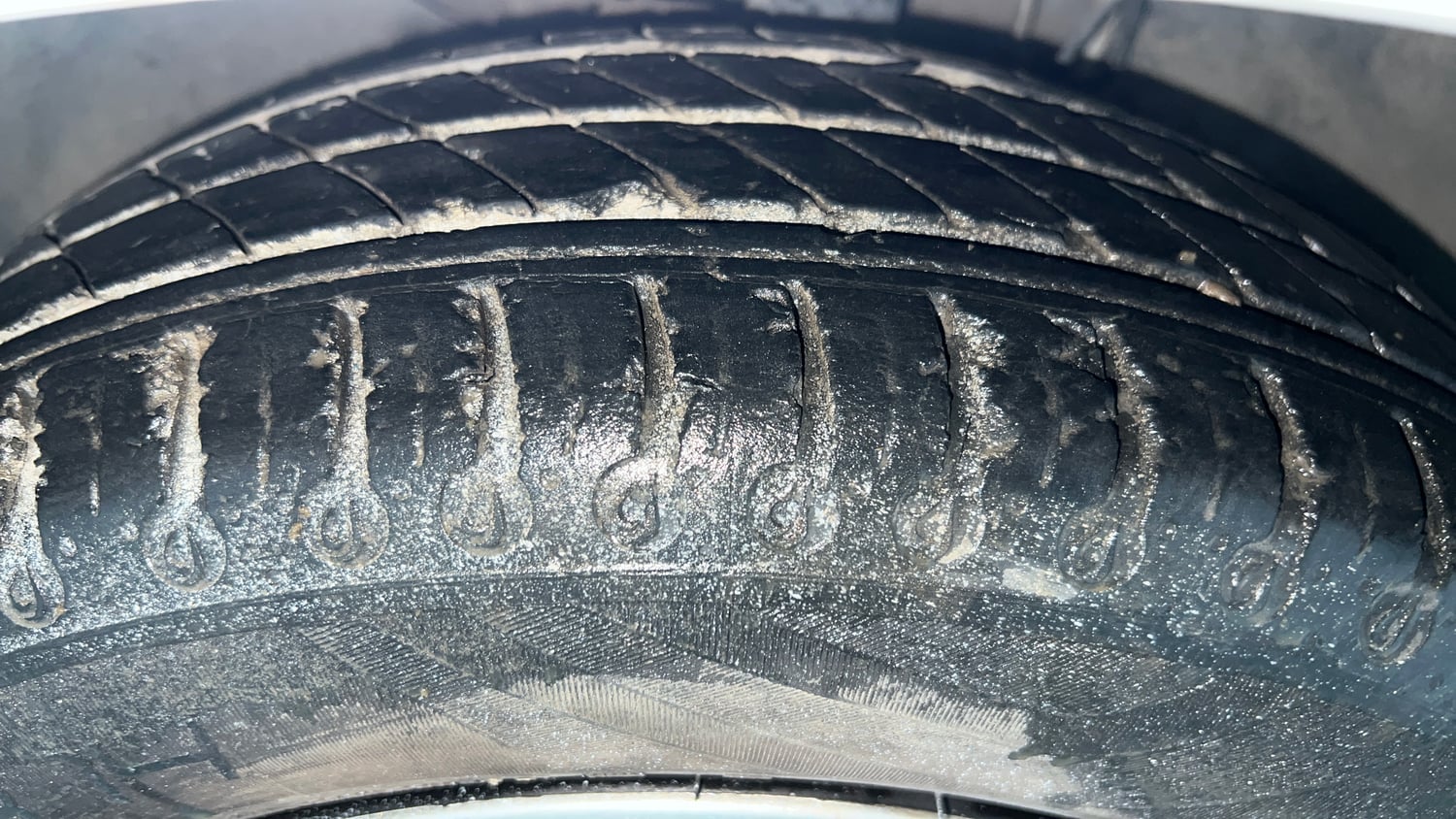 Used 2024 Tata Tiago XTA iCNG Cng Automatic tyres RIGHT FRONT TYRE TREAD VIEW