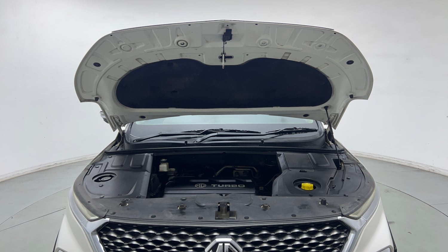 Used 2019 MG Motors Hector Sharp Hybrid 1.5 Petrol Hybrid Manual engine ENGINE & BONNET OPEN FRONT VIEW