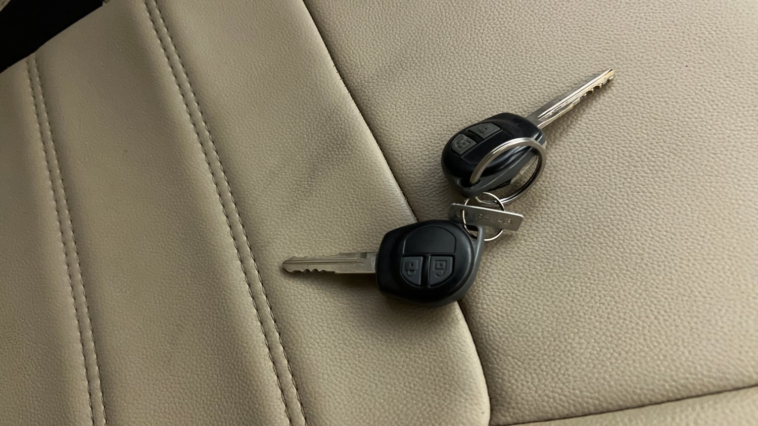 Used 2017 Maruti Suzuki Swift Dzire VXI (O) Petrol Manual extra CAR KEY VIEW