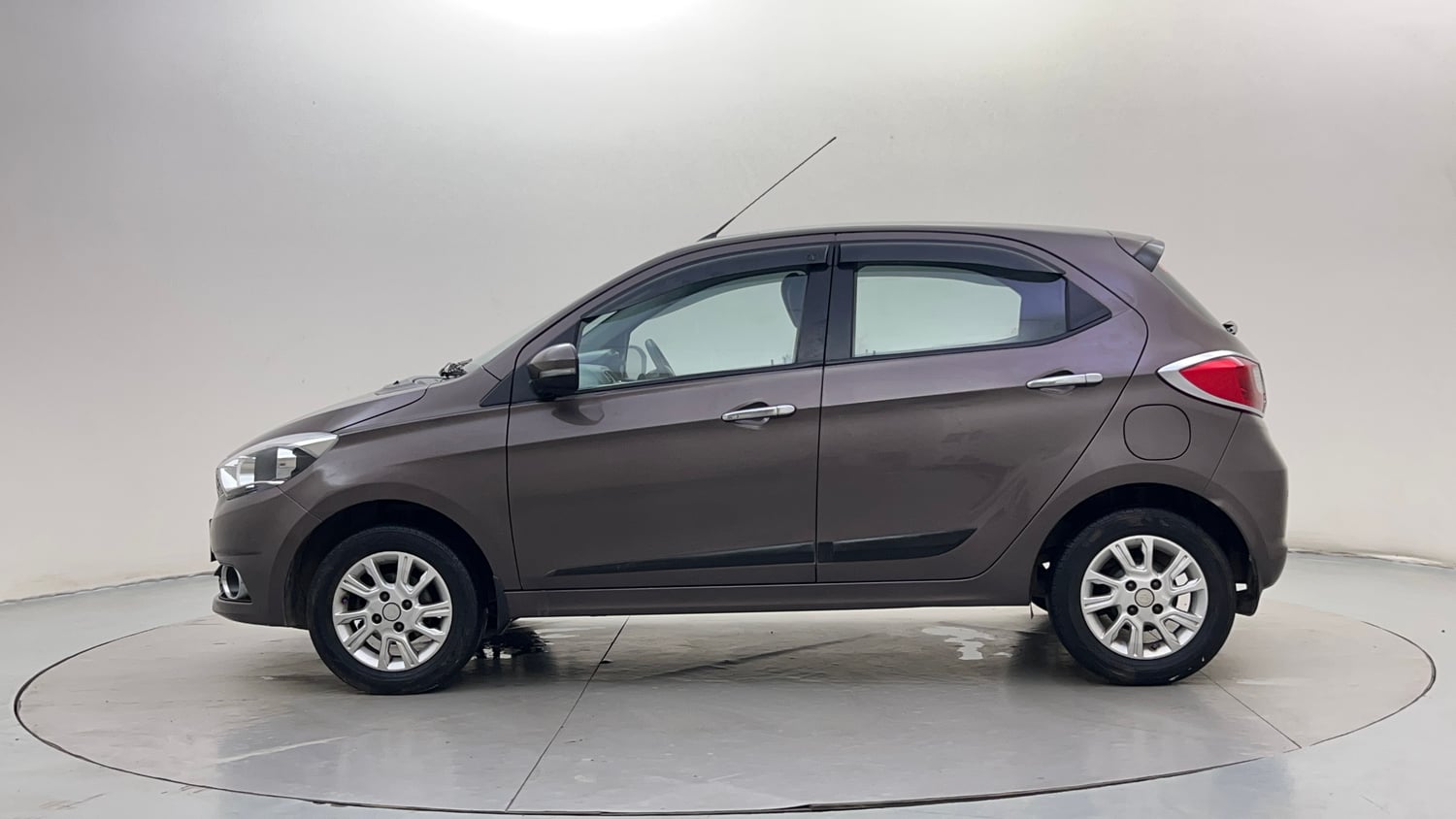 Used 2018 Tata Tiago Revotron XZA Petrol Automatic exterior LEFT SIDE VIEW