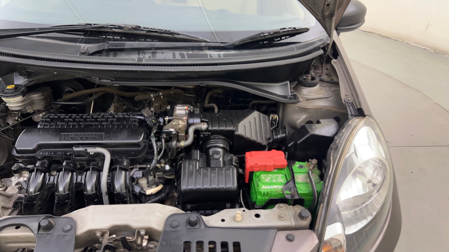 Used 2015 Honda Amaze 1.2 SX i-VTEC Petrol Manual engine ENGINE LEFT SIDE HINGE & APRON VIEW
