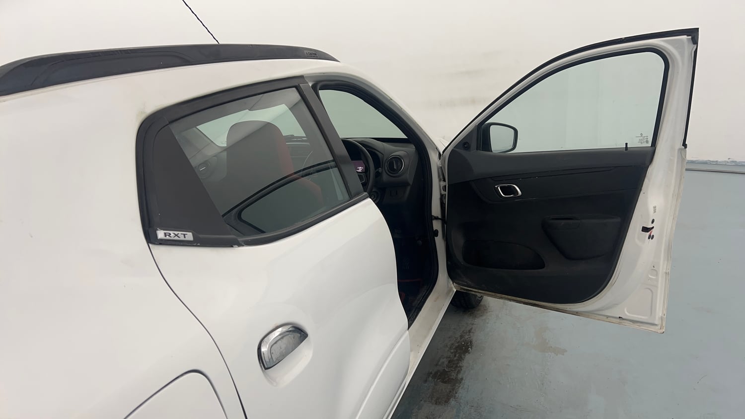 Used 2020 Renault Kwid 1.0 RXT Opt Petrol Manual interior RIGHT FRONT DOOR OPEN VIEW