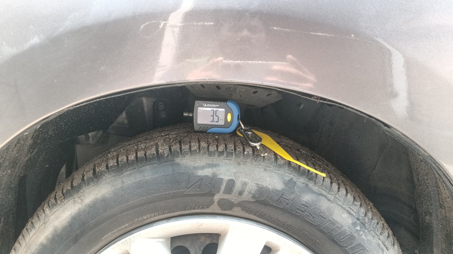 Used 2015 Honda City SV Petrol Manual tyres LEFT FRONT TYRE TREAD VIEW