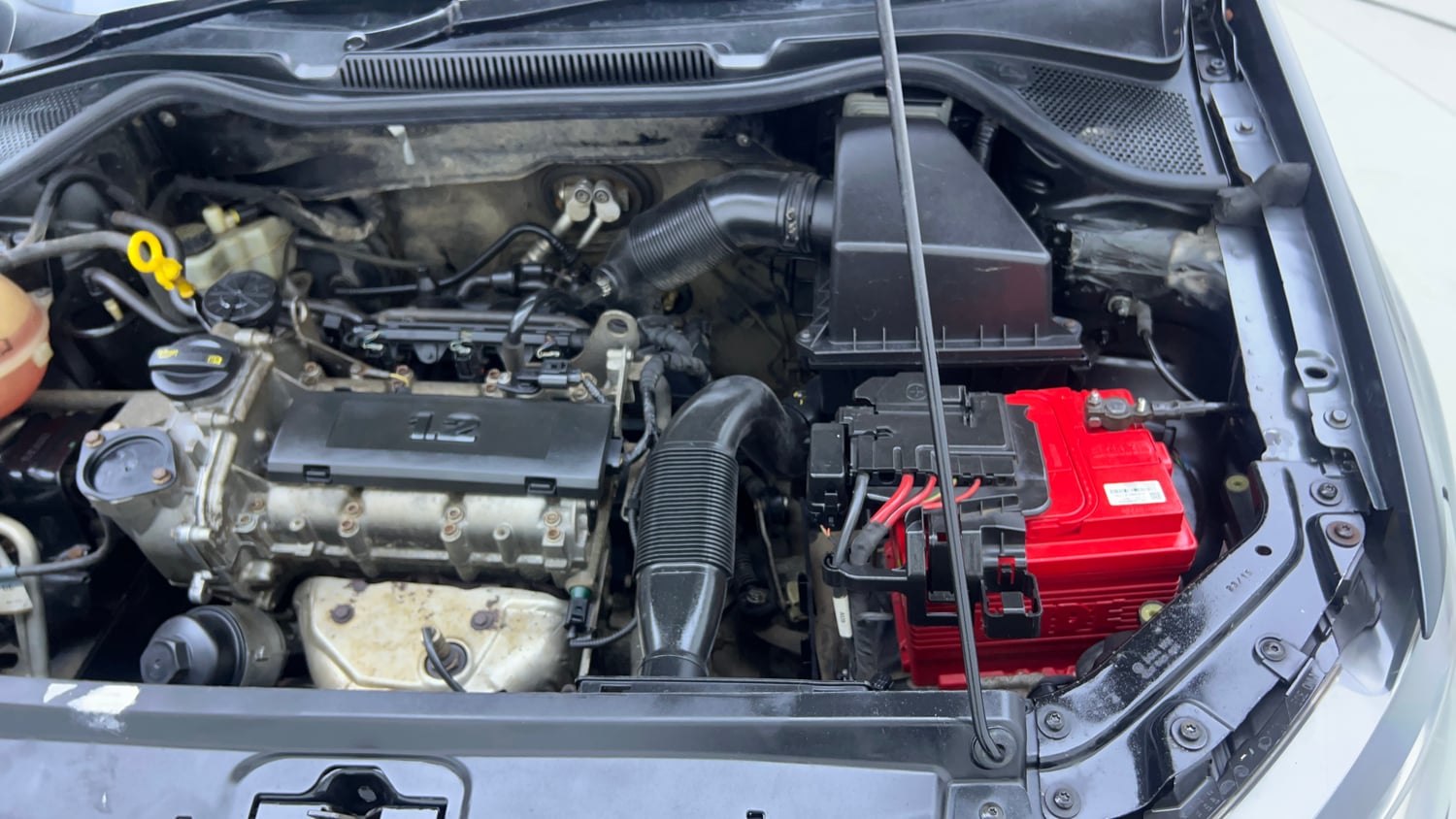 Used 2015 Volkswagen Polo Highline1.2L (P) Petrol Manual engine ENGINE LEFT SIDE VIEW