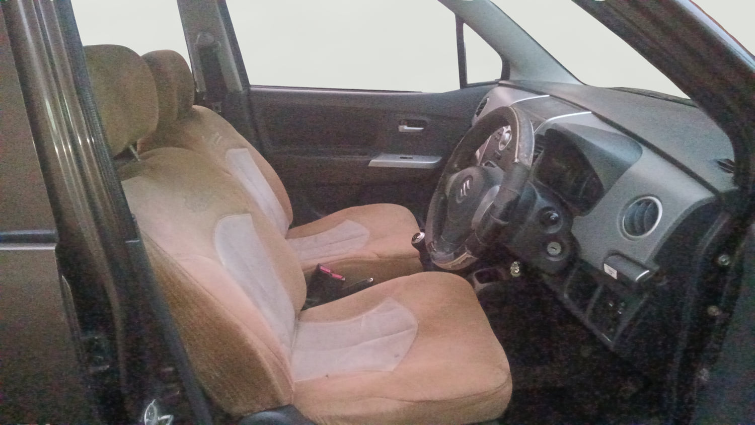 Used 2012 Maruti Suzuki Wagon R 1.0 VXi Petrol Manual interior RIGHT SIDE FRONT DOOR CABIN VIEW