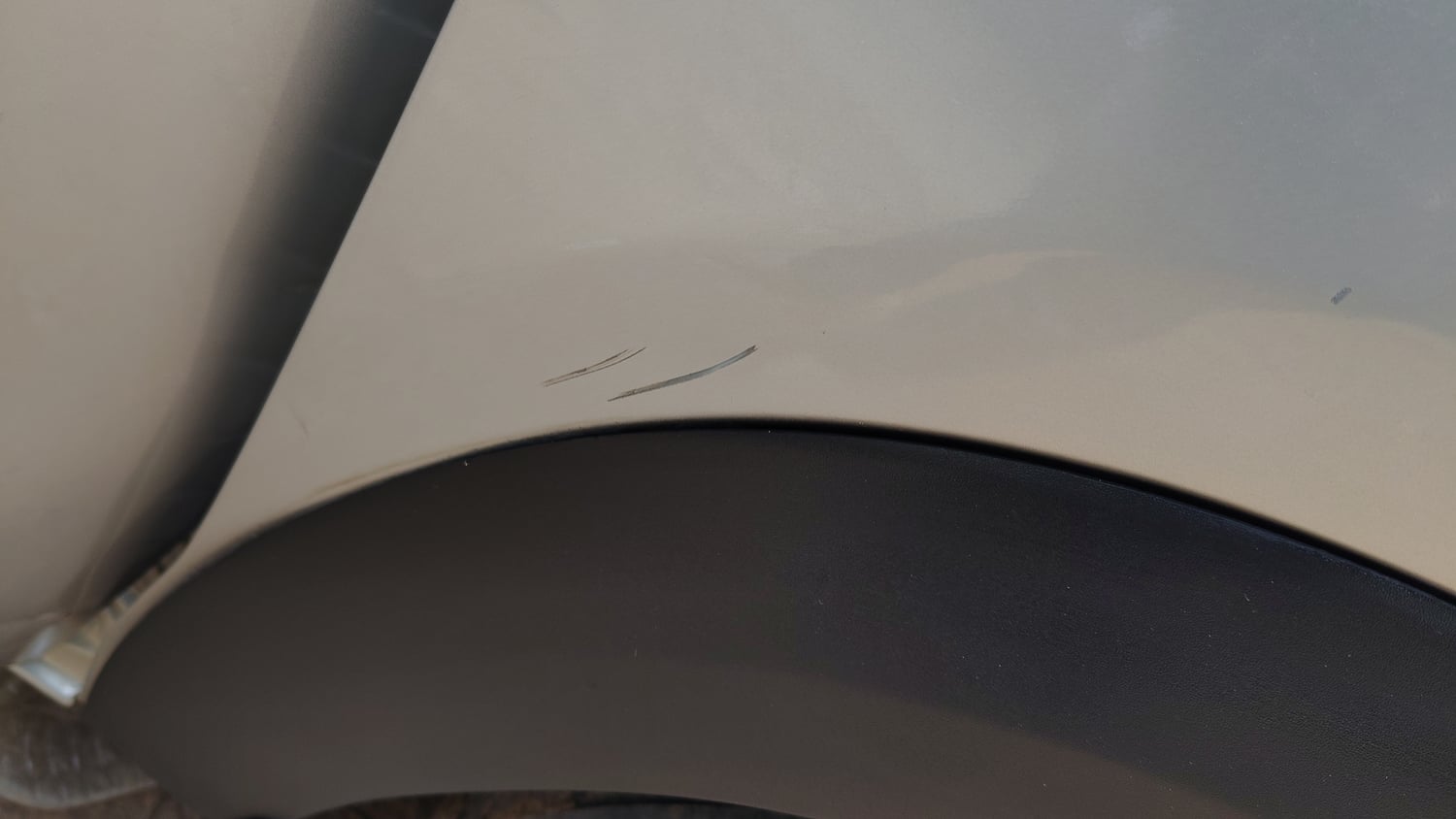 Used 2018 Renault Kwid 1.0 RXT Petrol Manual dents MINOR SCRATCH