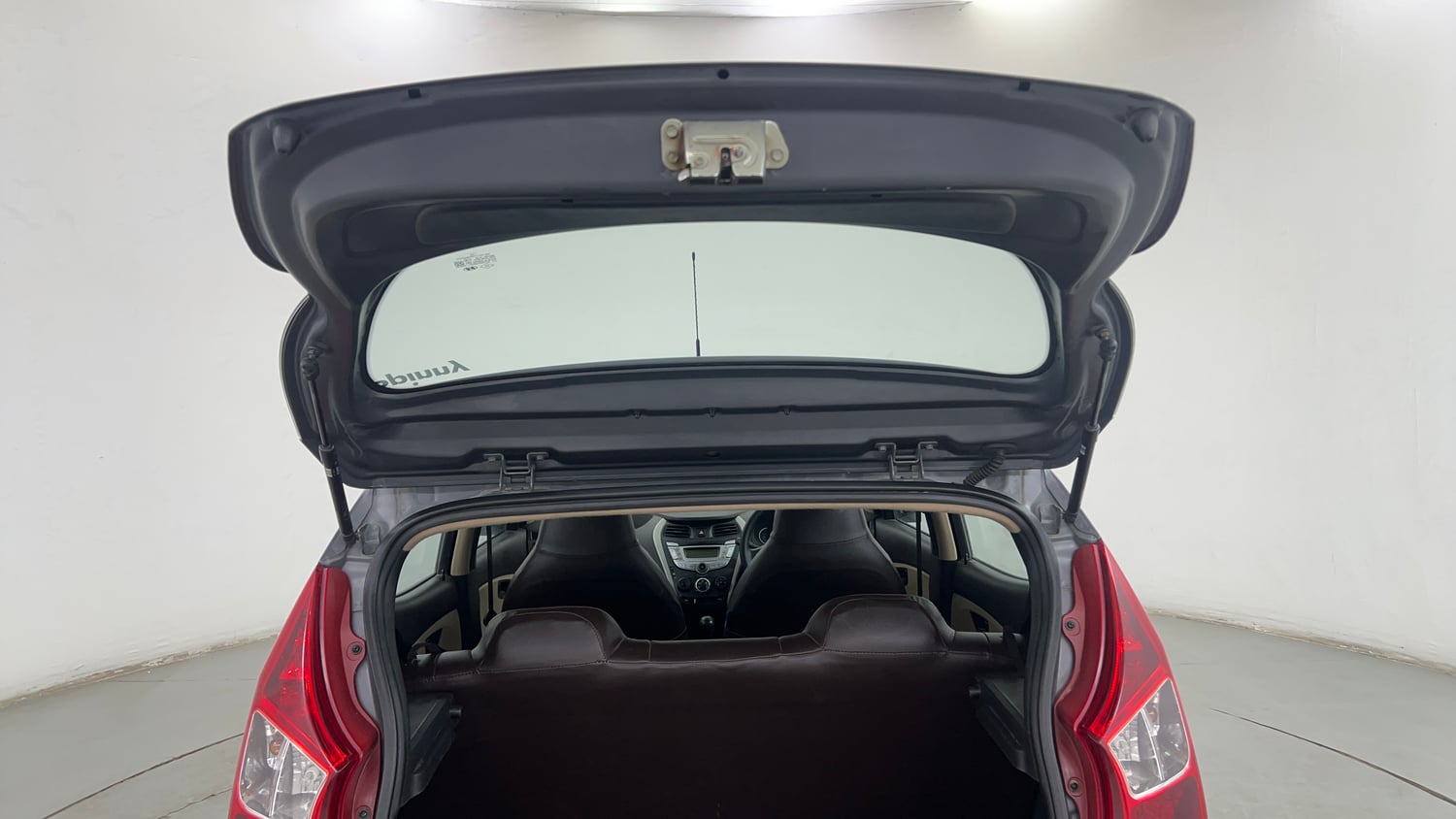 Used 2016 Hyundai Eon Magna + Petrol Manual interior DICKY DOOR OPEN VIEW