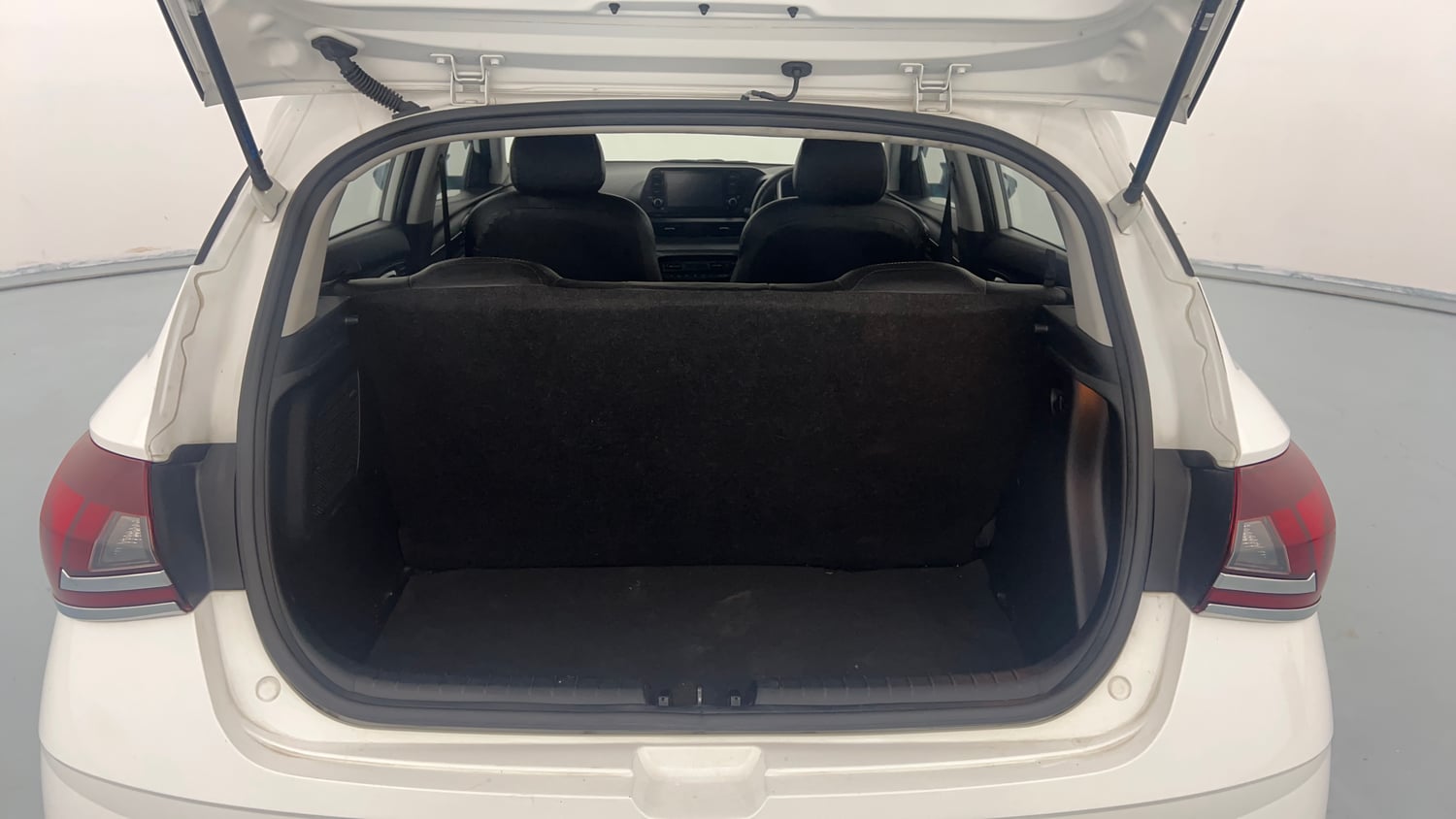 Used 2022 Hyundai i20 Asta 1.2 MT Petrol Manual interior DICKY INSIDE VIEW