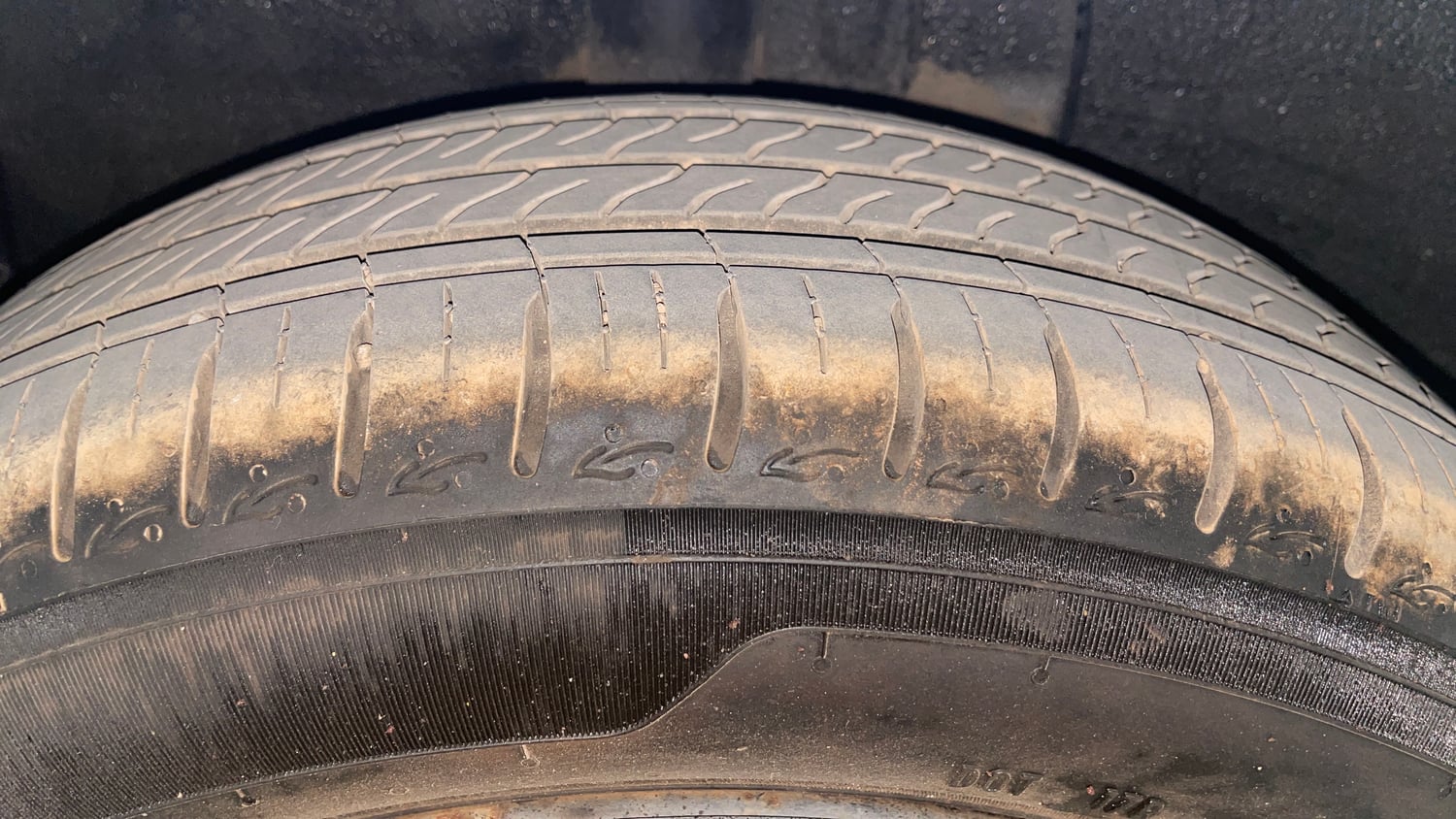 Used 2025 Hyundai Grand i10 Nios Sportz 1.2 Kappa AMT Petrol Automatic tyres RIGHT REAR TYRE TREAD VIEW