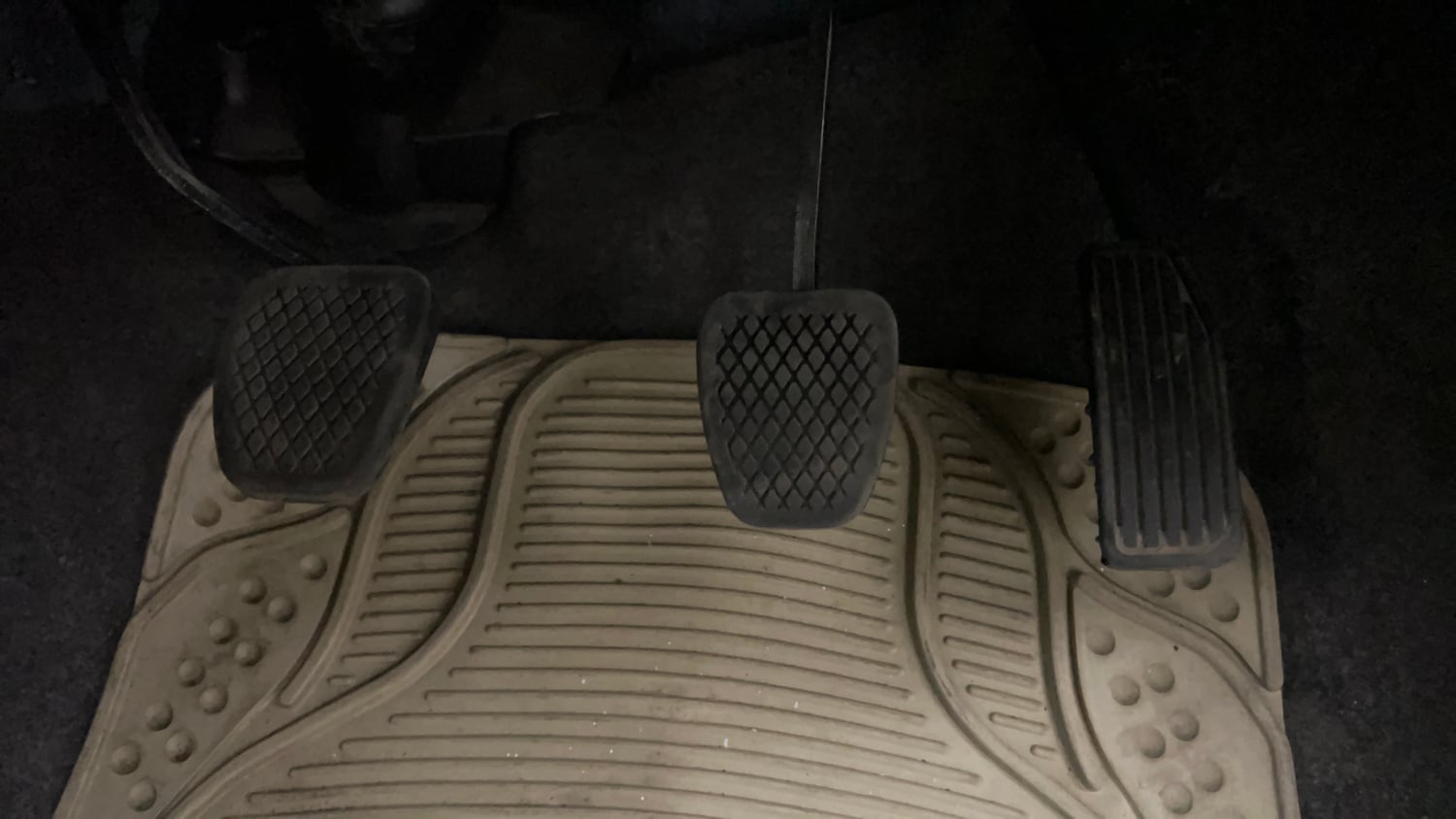 Used 2013 Honda Brio S MT Petrol Manual interior PEDALS VIEW